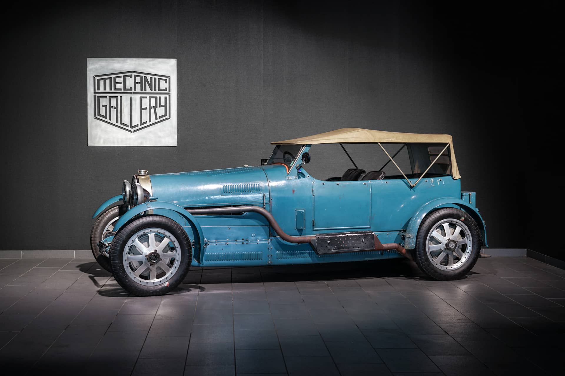 Bugatti Type 43 « Tourist Trophy » - Photo 1