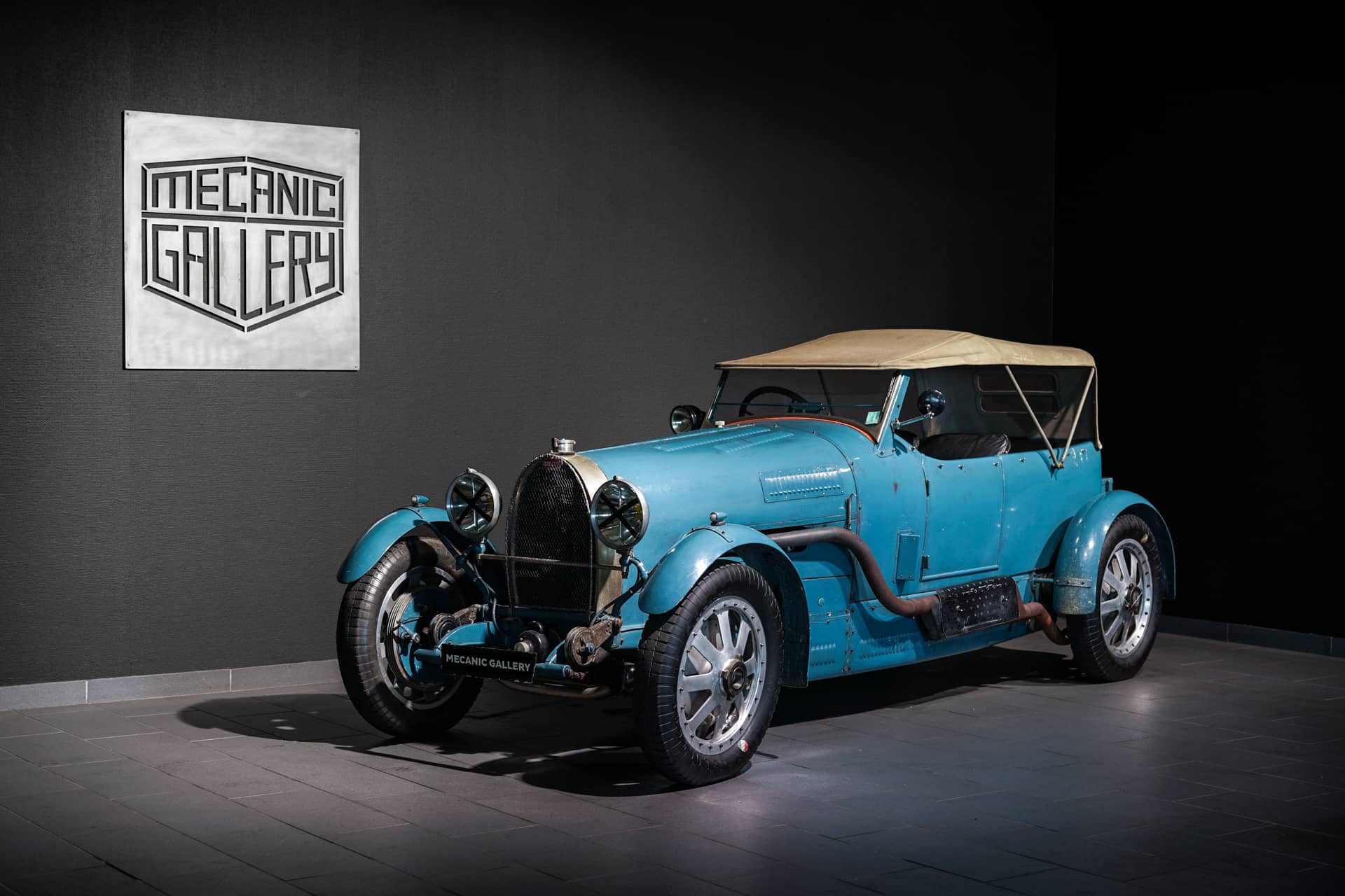 Bugatti Type 43 « Tourist Trophy » - Photo 2