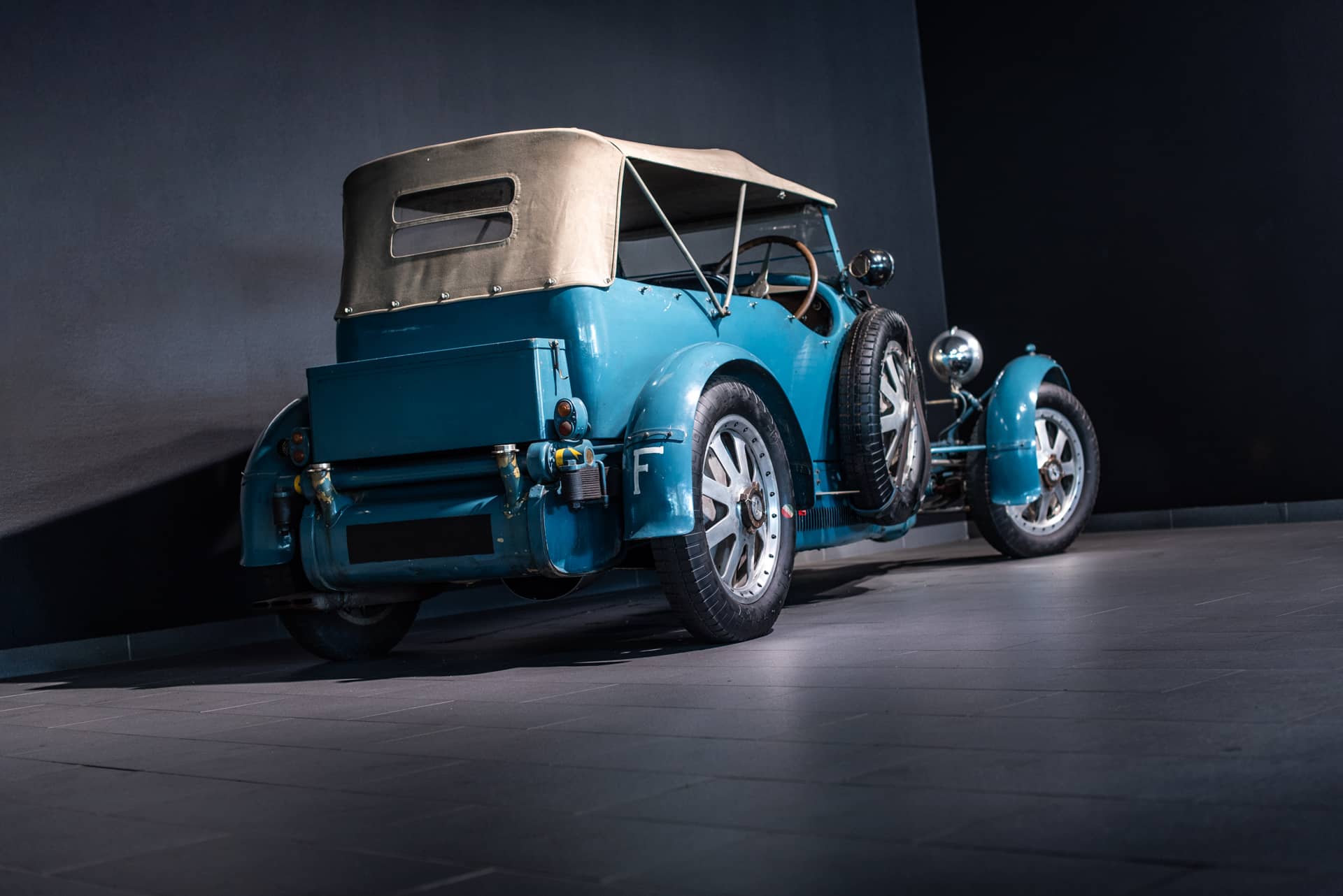 Bugatti Type 43 « Tourist Trophy » - Photo 6