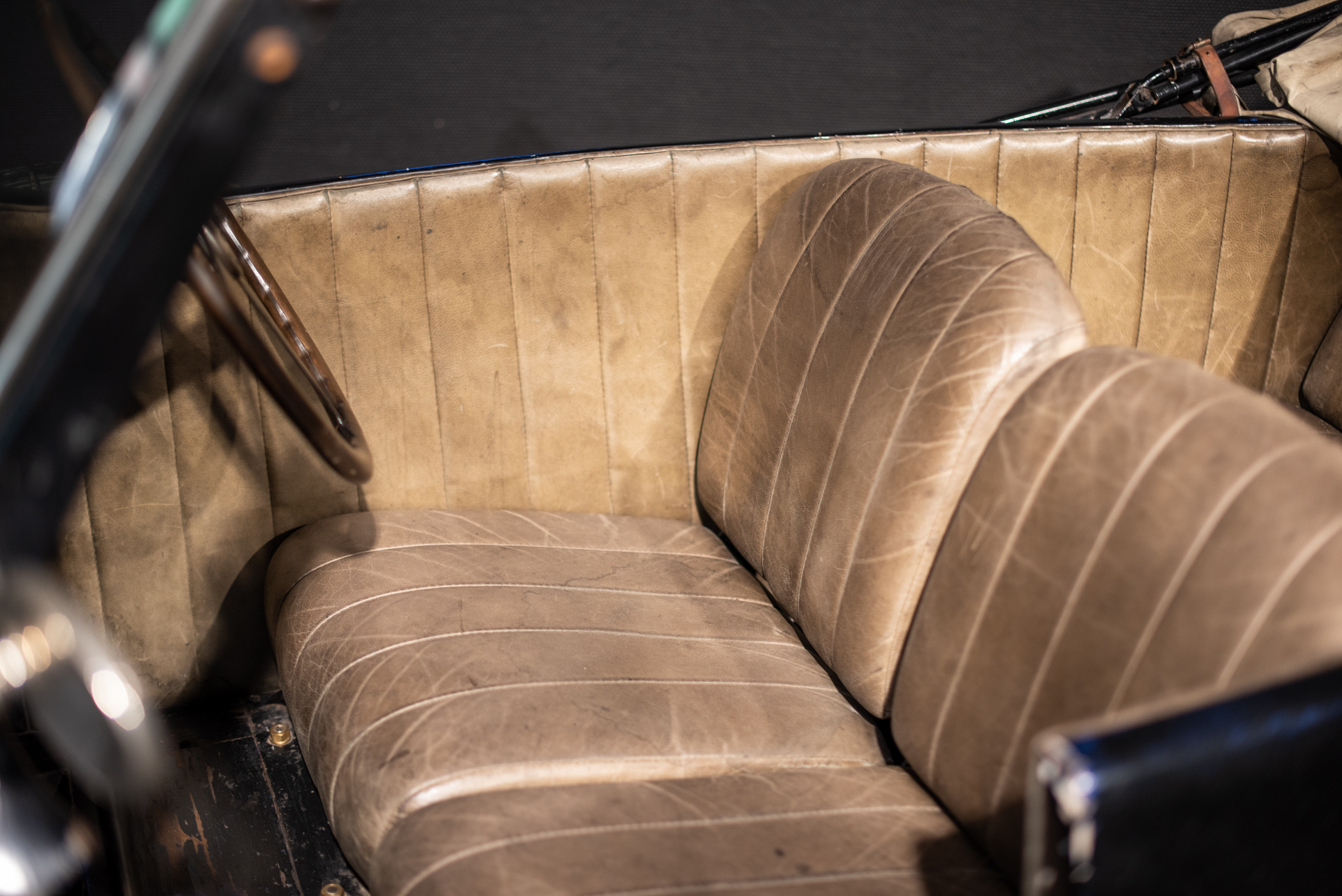 Bugatti Type 43 (Pur Sang) - Photo 16