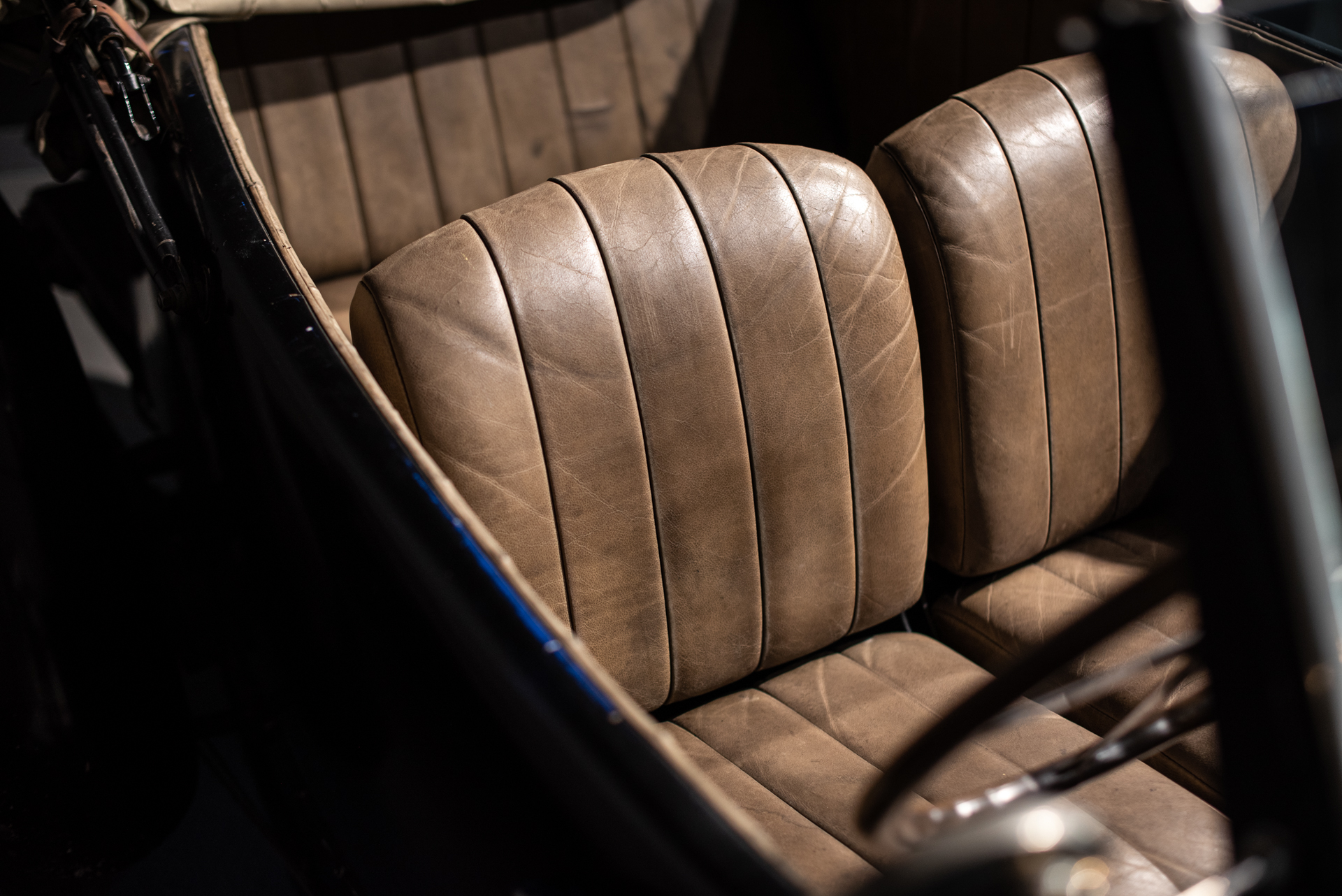 Bugatti Type 43 (Pur Sang) - Photo 19