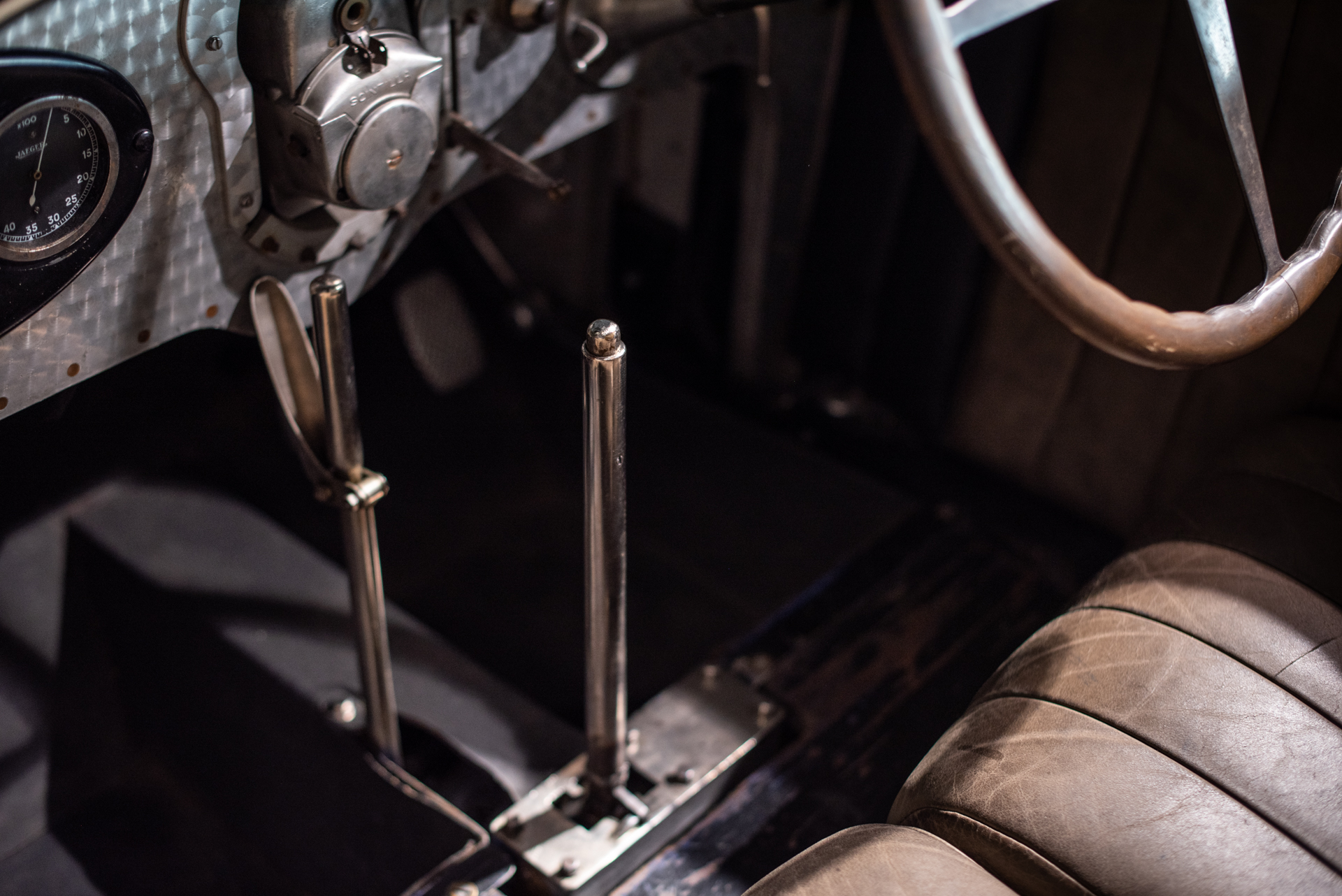 Bugatti Type 43 (Pur Sang) - Photo 24