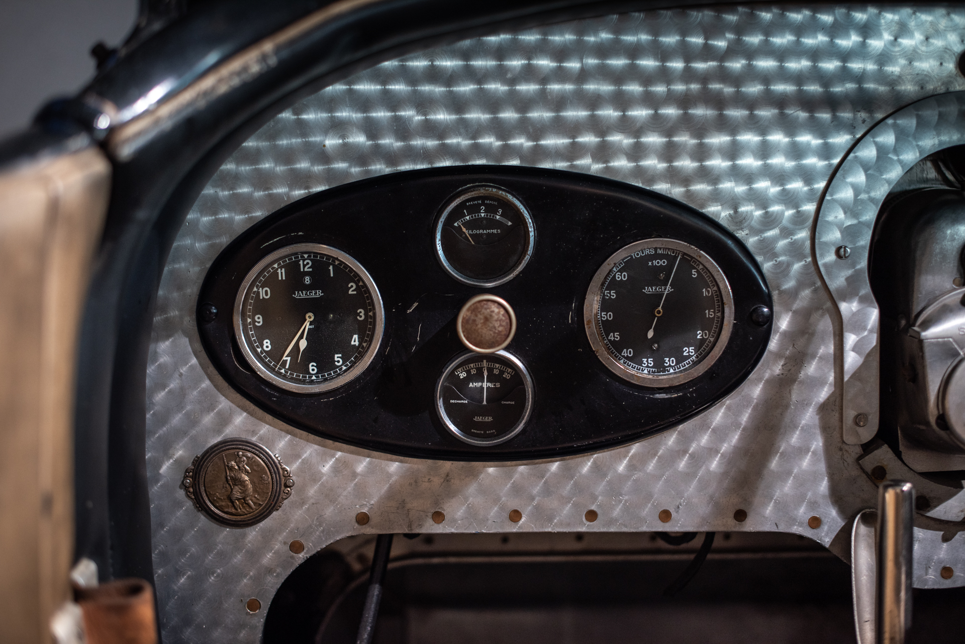 Bugatti Type 43 (Pur Sang) - Photo 25