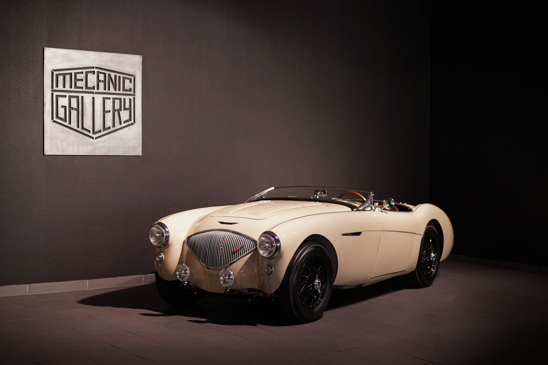Austin-Healey 100/4 BN2 - Photo 2