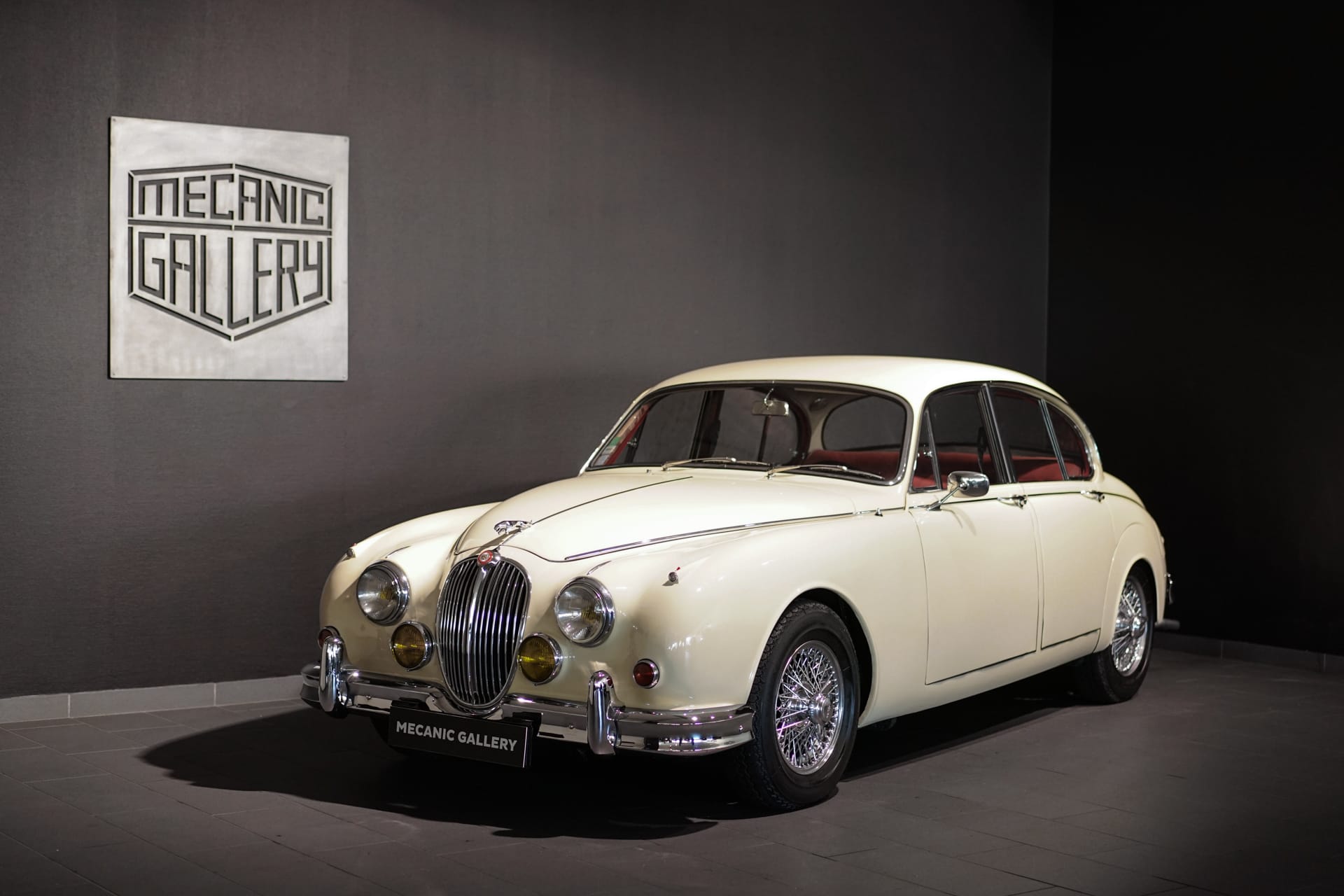 Jaguar Mk2 3.8 Saloon - Photo 2