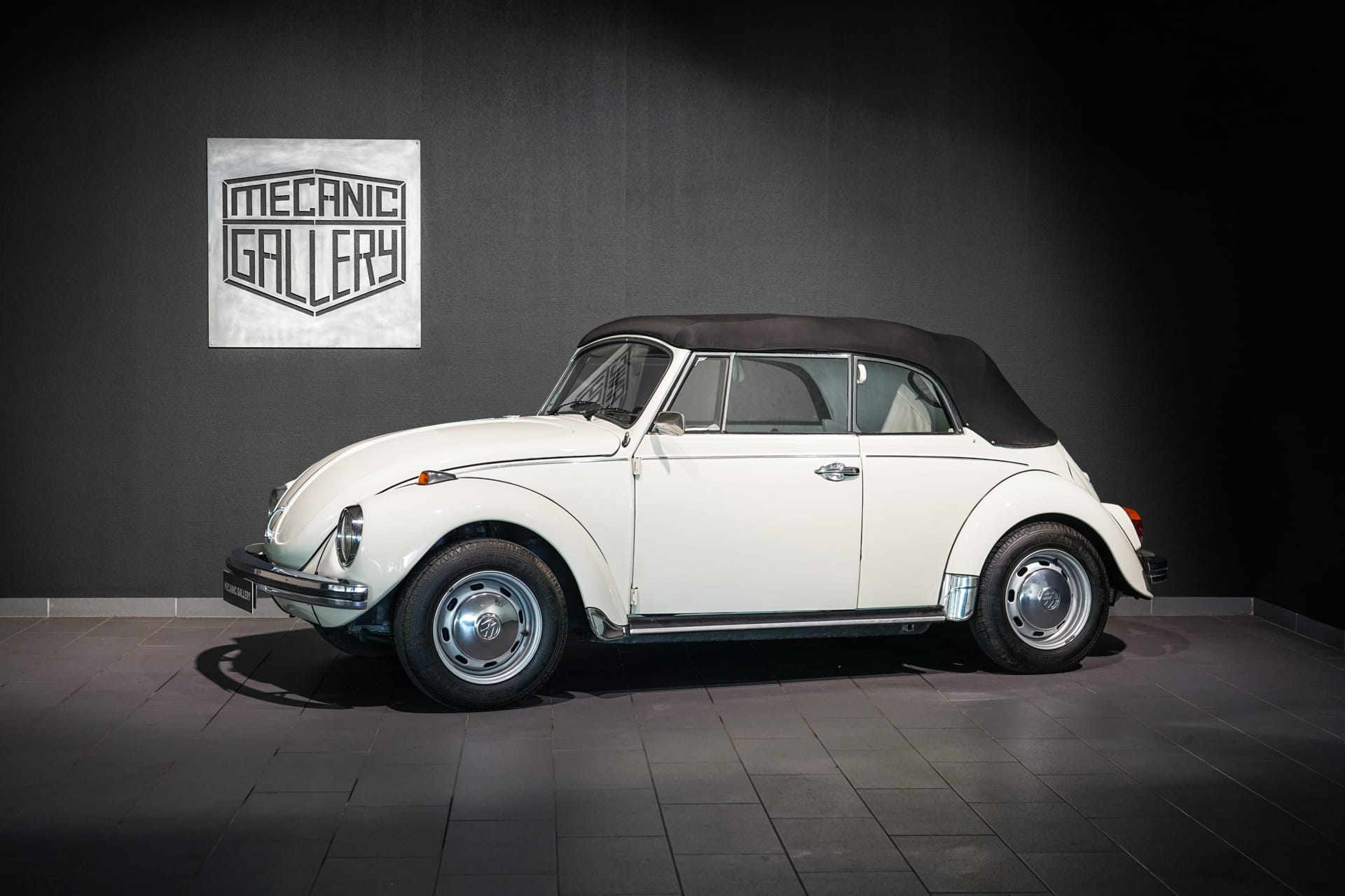 Volkswagen Coccinelle Cabriolet 1302 LS - Photo 1