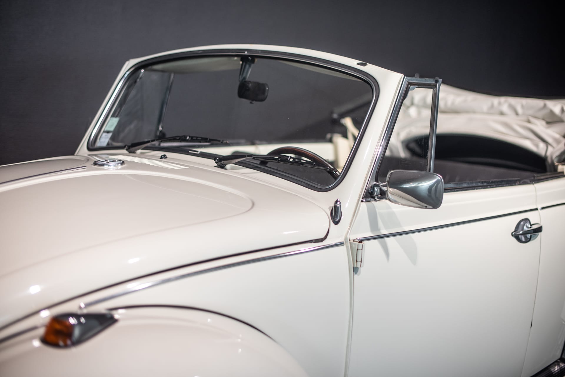 Volkswagen Coccinelle Cabriolet 1302 LS - Photo 11