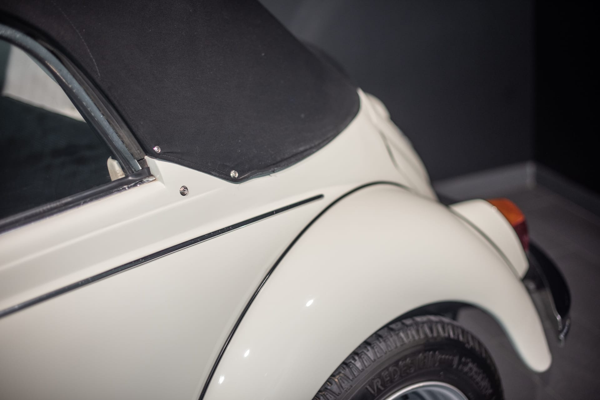 Volkswagen Coccinelle Cabriolet 1302 LS - Photo 19