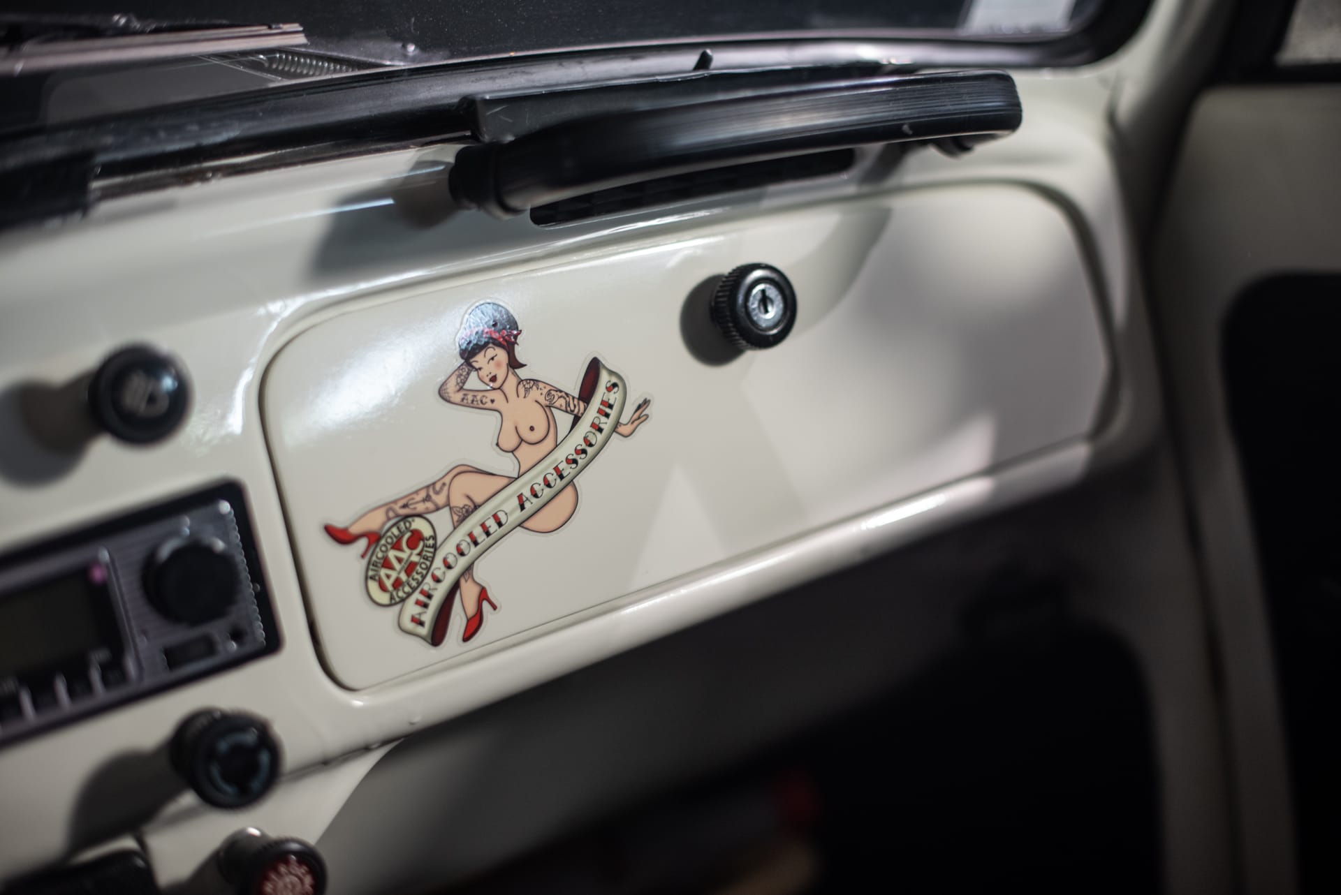 Volkswagen Coccinelle Cabriolet 1302 LS - Photo 29