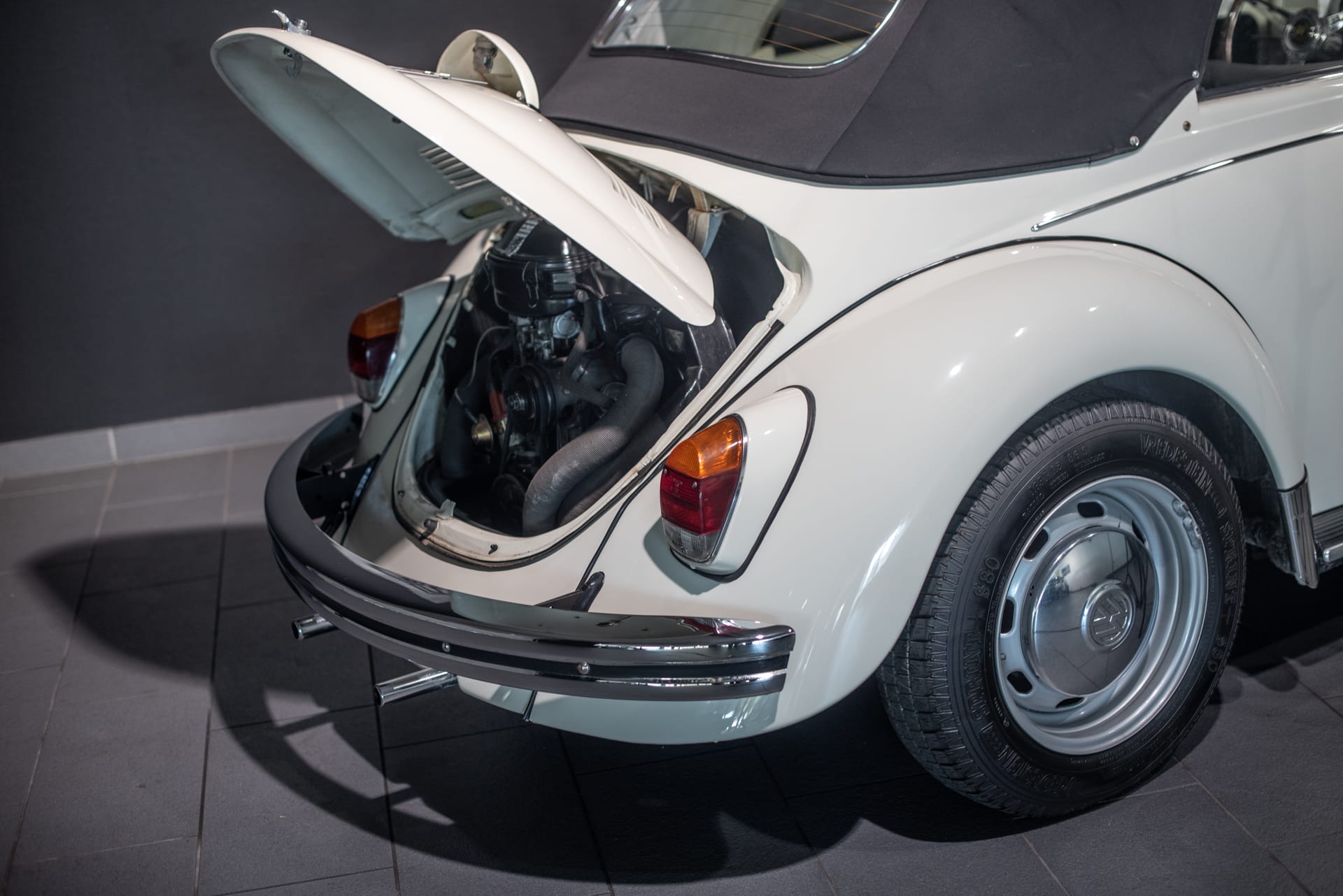 Volkswagen Coccinelle Cabriolet 1302 LS - Photo 31