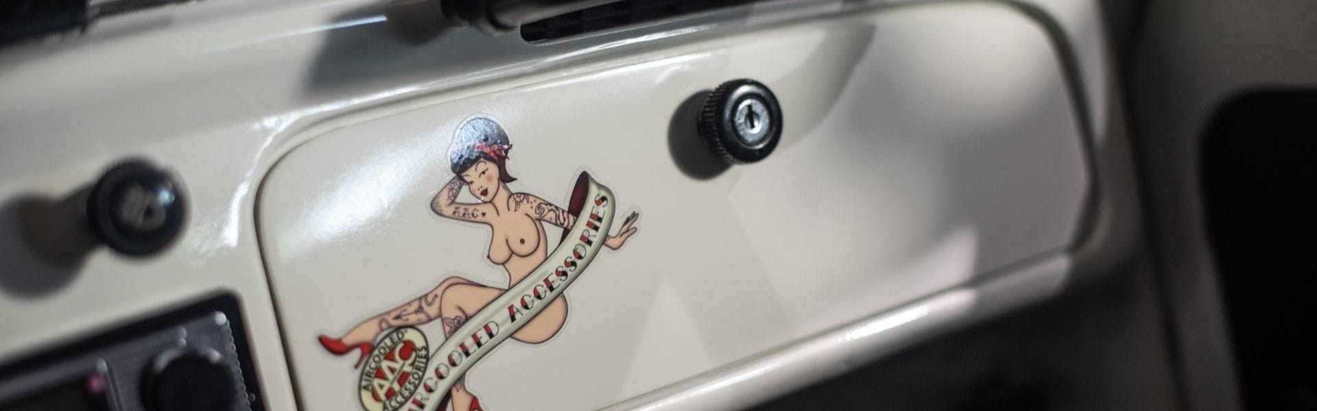 Volkswagen Coccinelle Cabriolet 1302 LS - Photo 35