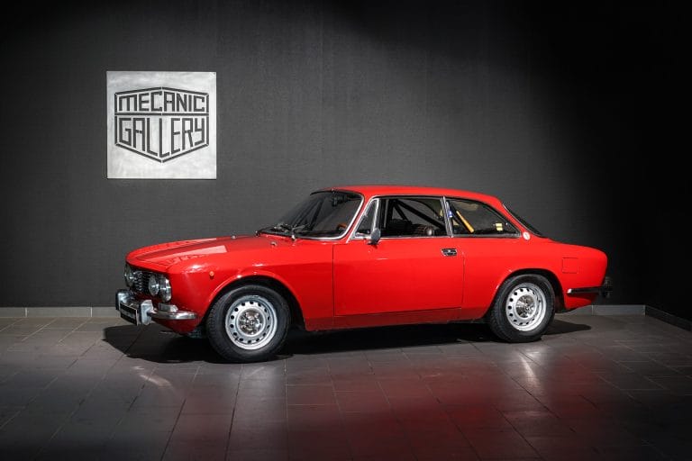 Alfa Romeo Giulia 2000 GTV - Photo 1