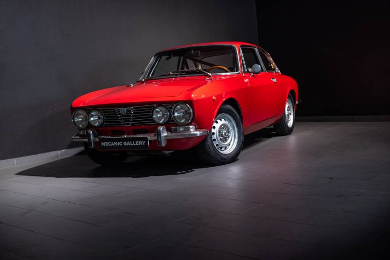 Alfa Romeo Giulia 2000 GTV - Photo 5
