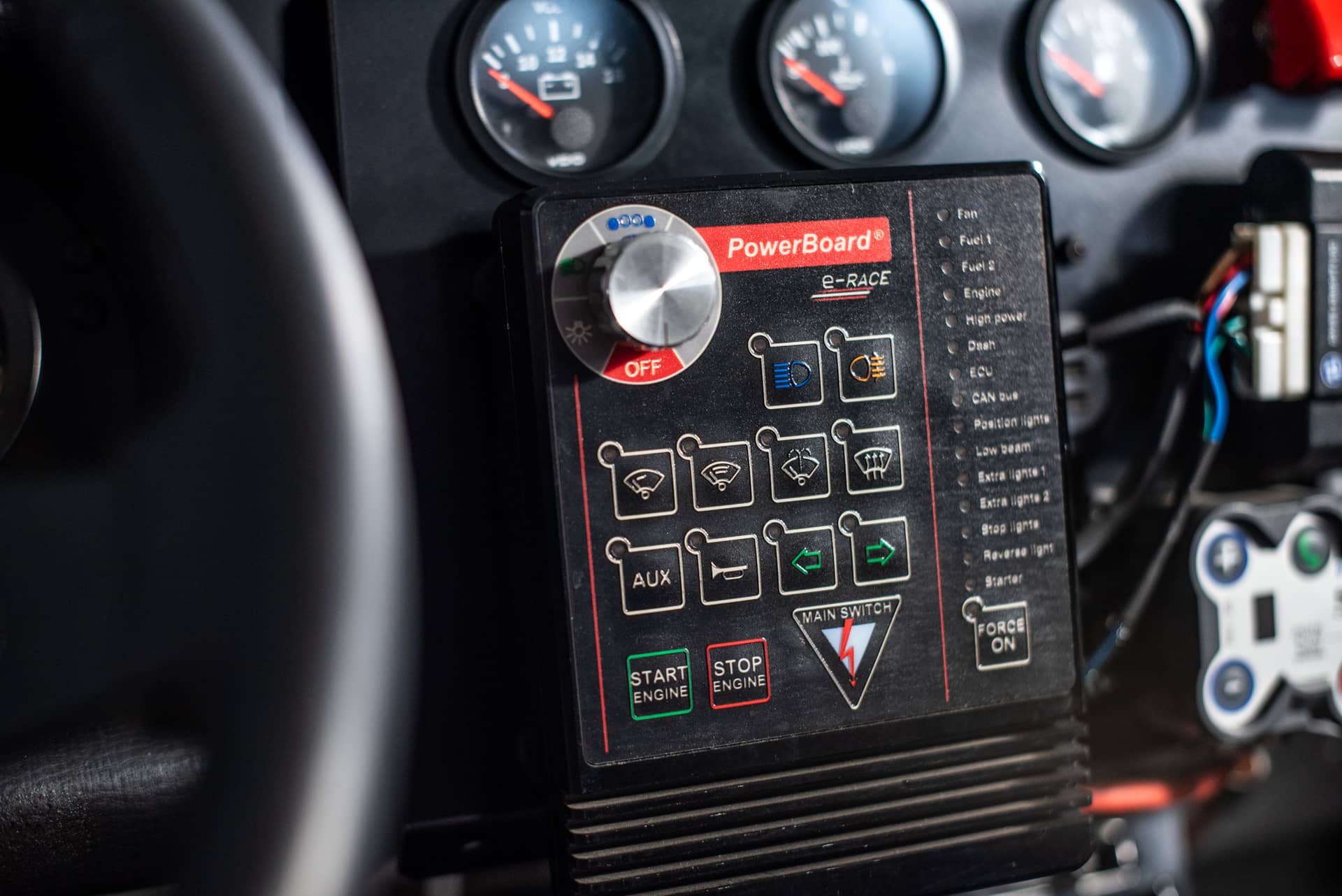 Peugeot 504 Coupé V6 « Raid » - Photo 23