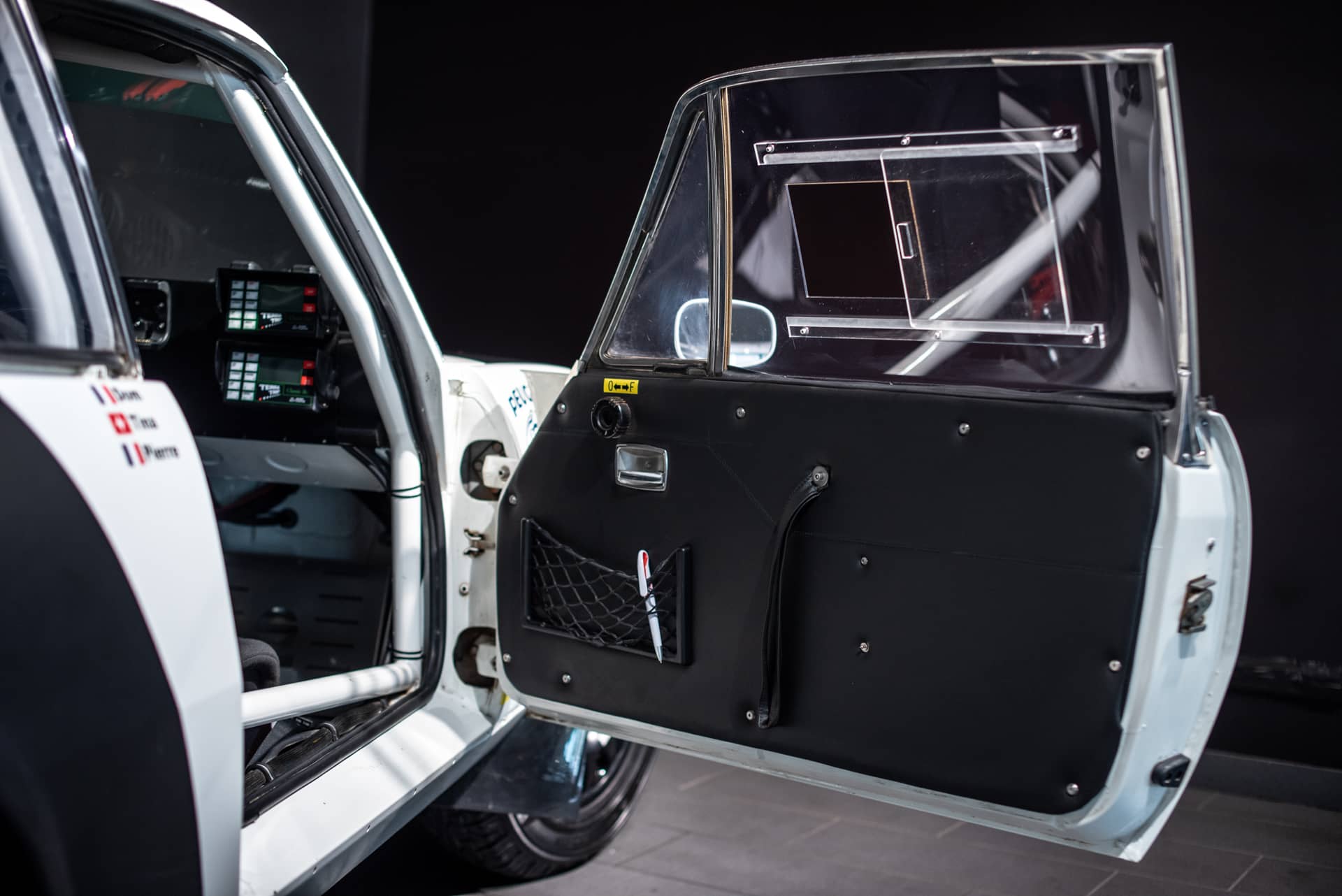 Peugeot 504 Coupé V6 « Raid » - Photo 27