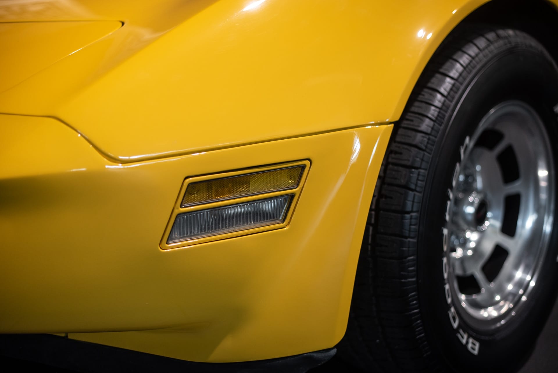 Chevrolet Corvette C3 Coupé L48 - Photo 12