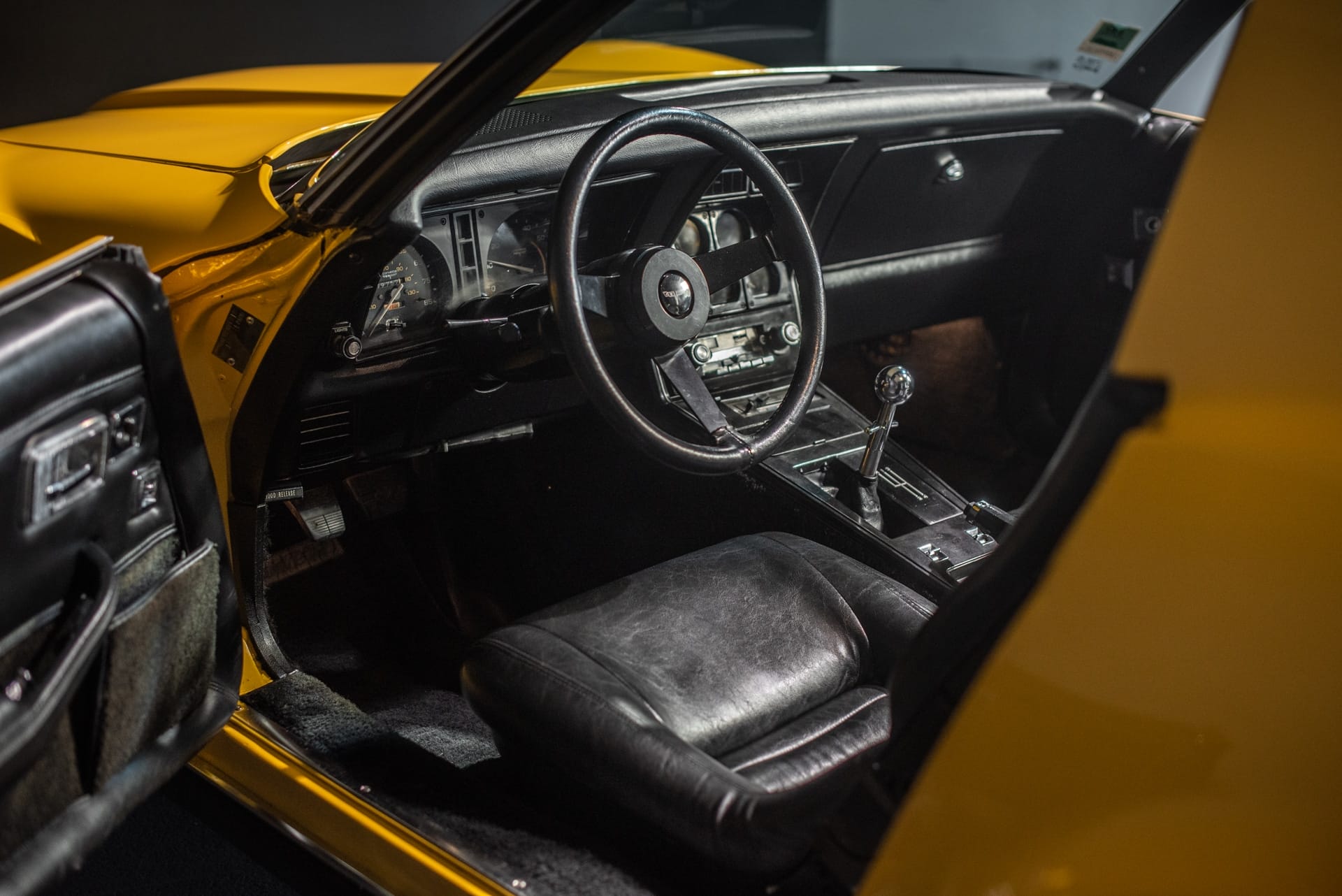 Chevrolet Corvette C3 Coupé L48 - Photo 21