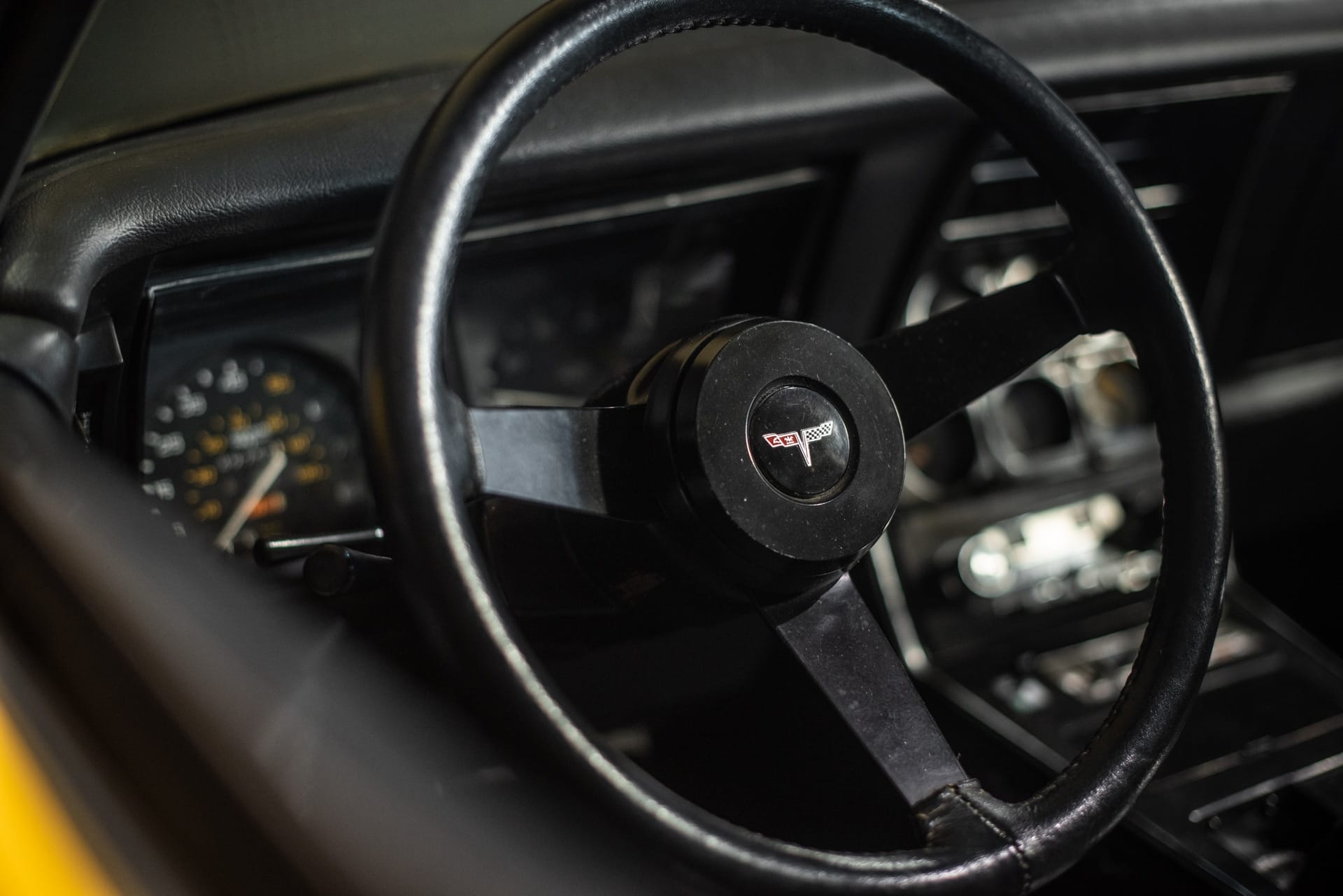 Chevrolet Corvette C3 Coupé L48 - Photo 22