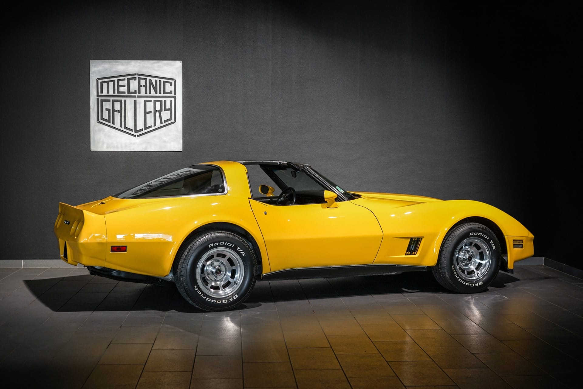 Chevrolet Corvette C3 Coupé L48 - Photo 4