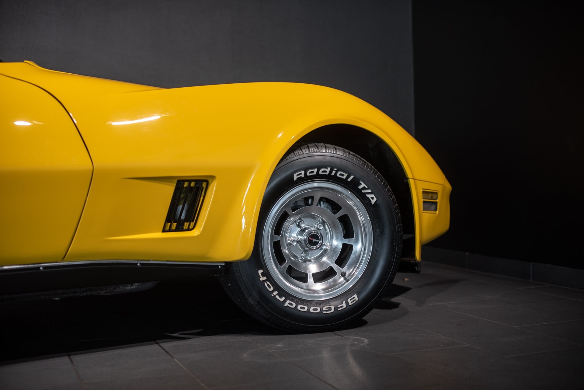 Chevrolet Corvette C3 Coupé L48 - Photo 8