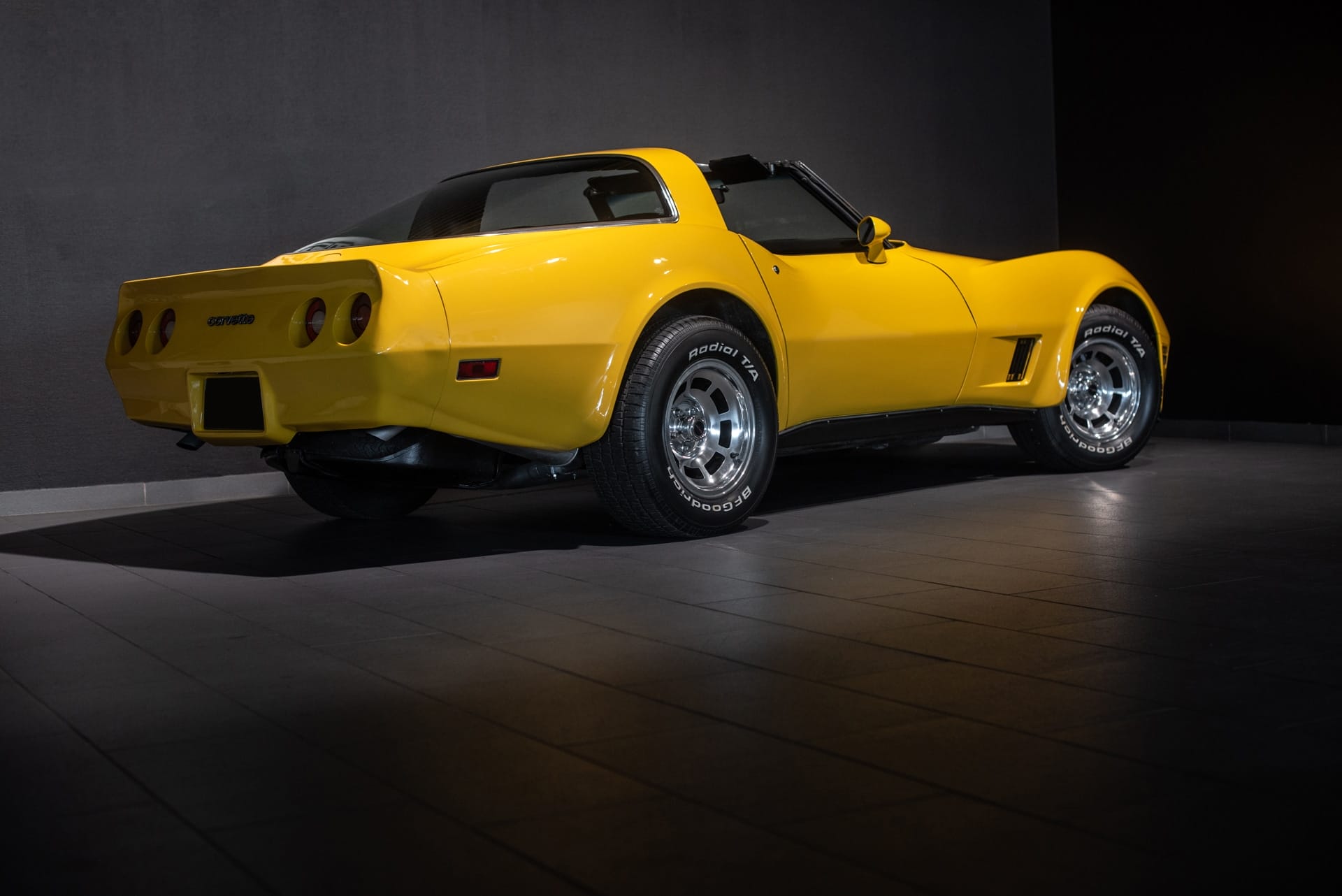 Chevrolet Corvette C3 Coupé L48 - Photo 9