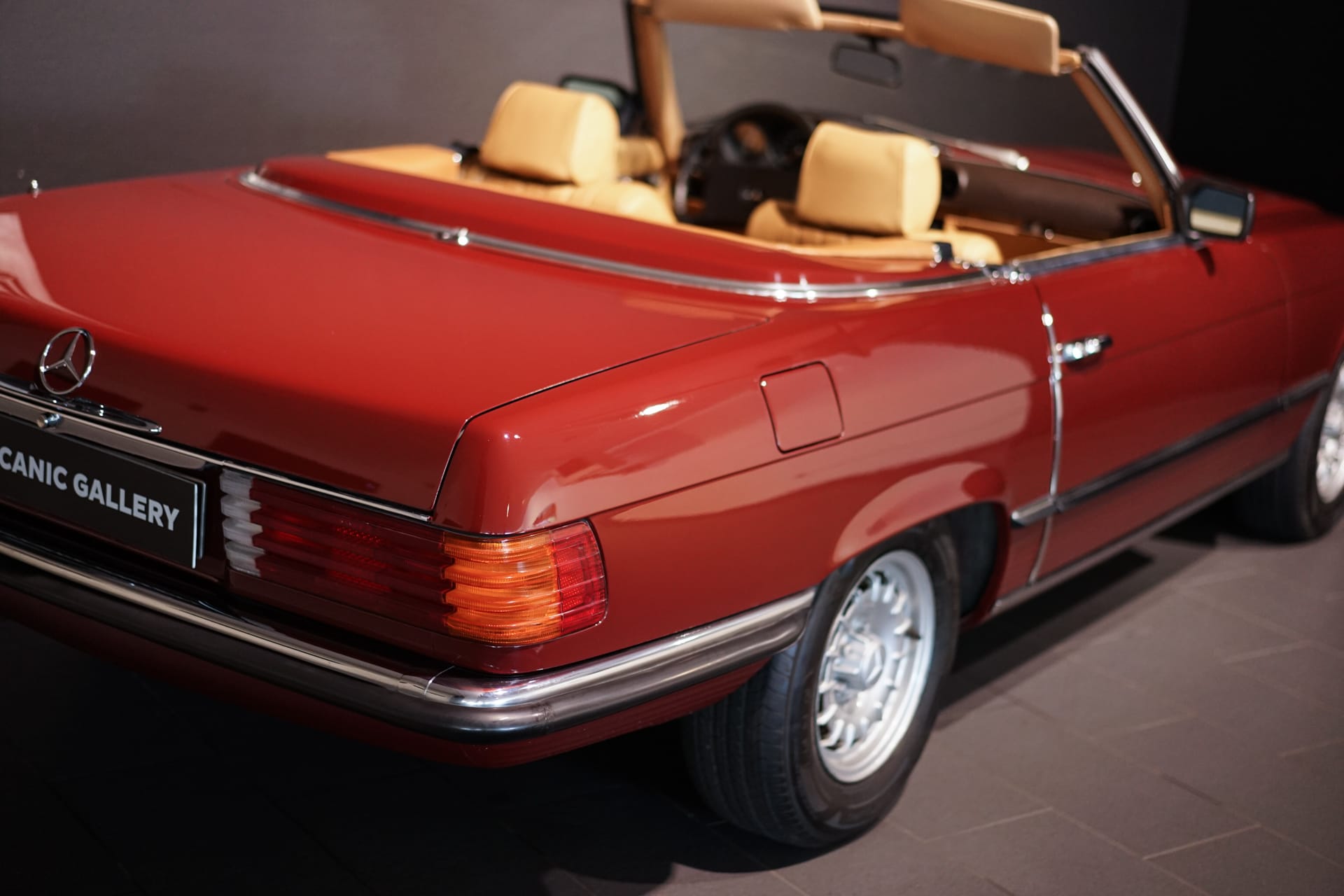 Mercedes-Benz 380 SL R107 - Photo 11