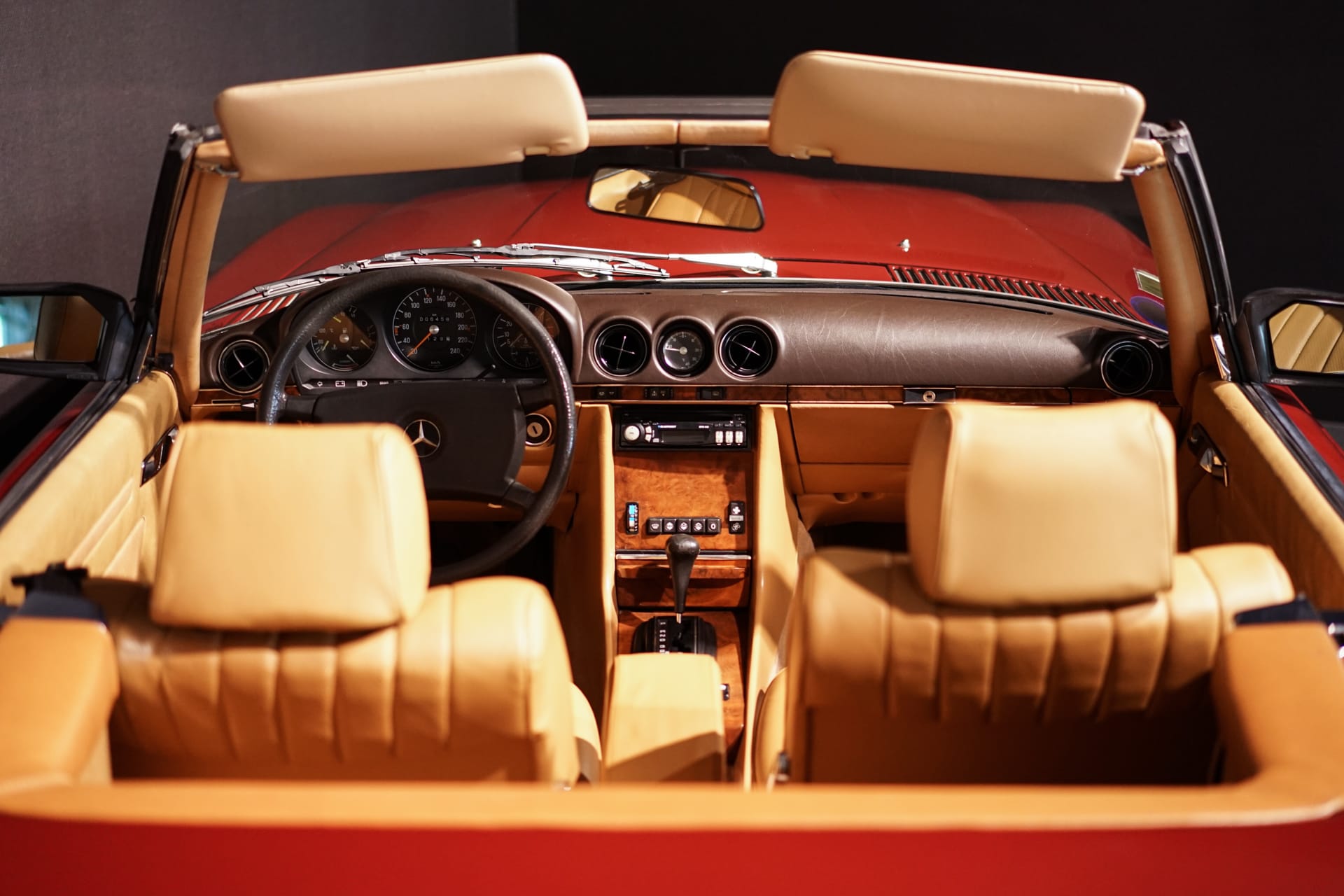 Mercedes-Benz 380 SL R107 - Photo 17