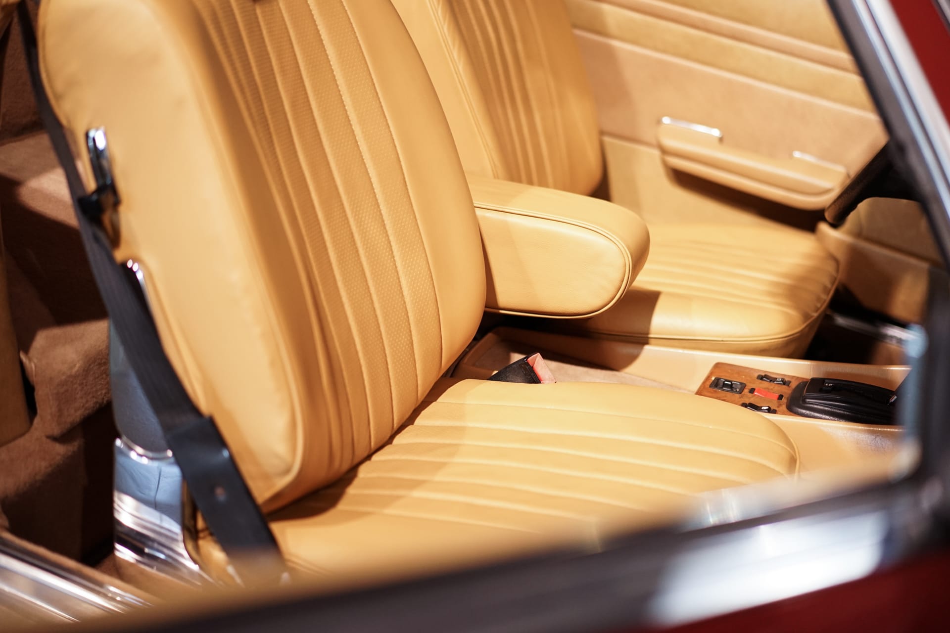 Mercedes-Benz 380 SL R107 - Photo 21