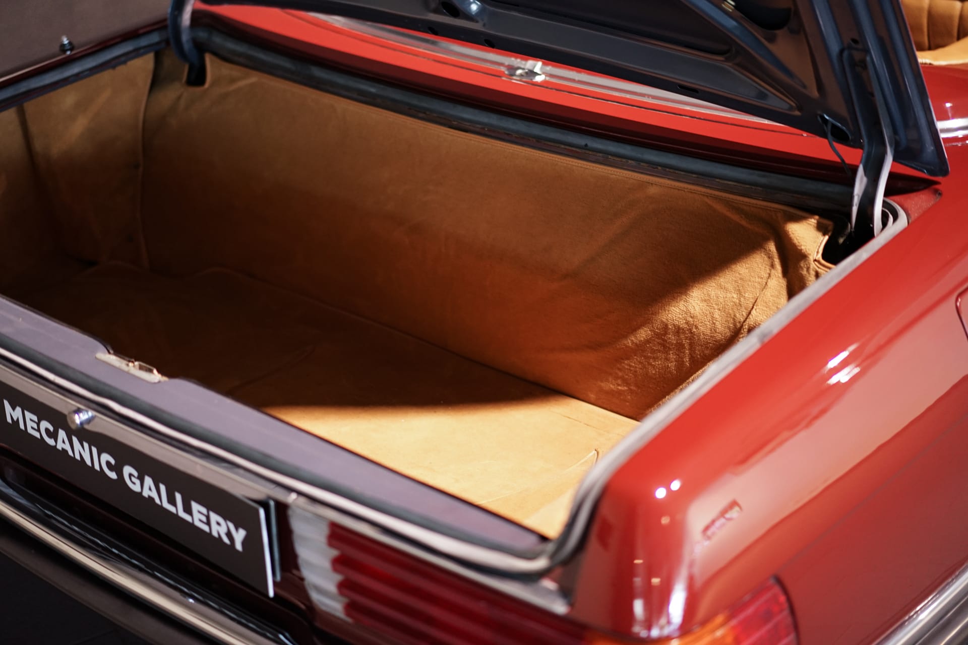 Mercedes-Benz 380 SL R107 - Photo 31