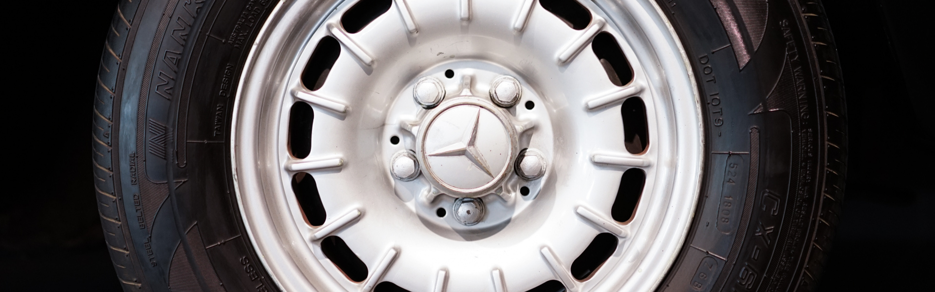 Mercedes-Benz 380 SL R107 - Photo 34