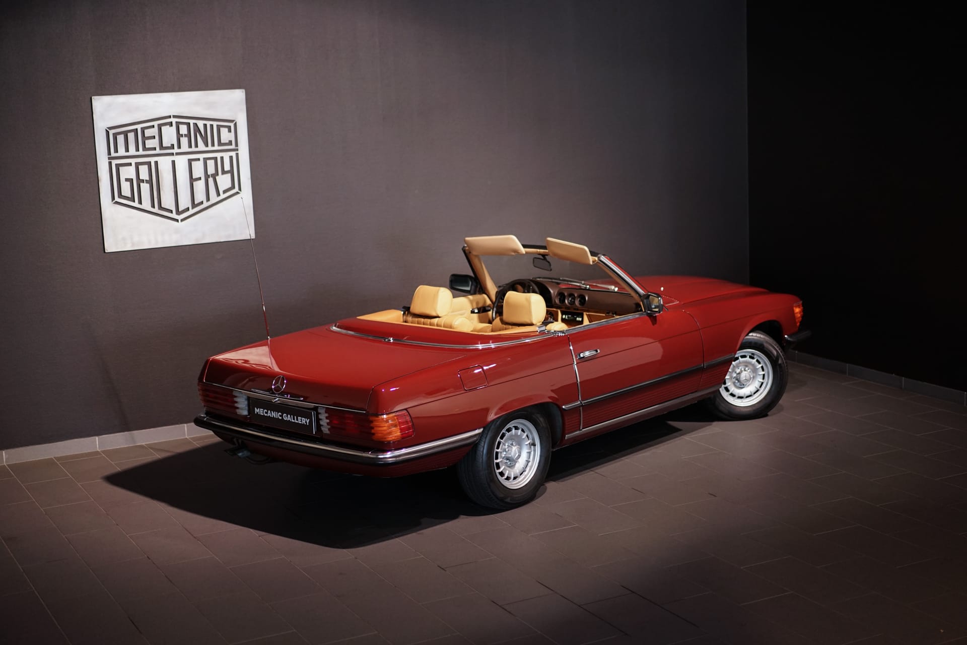 Mercedes-Benz 380 SL R107 - Photo 6