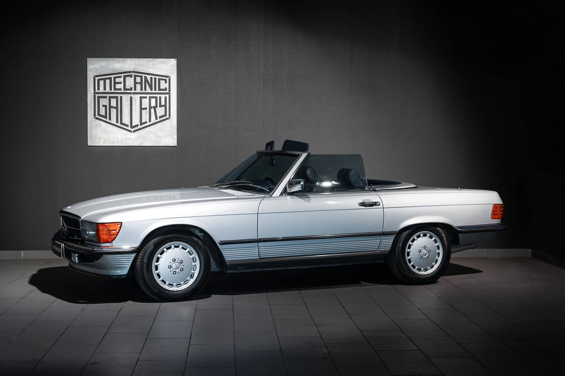 Mercedes 420 SL R107 - Photo 1