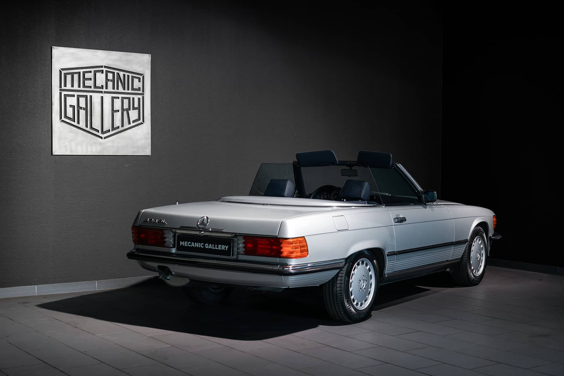 Mercedes 420 SL R107 - Photo 3