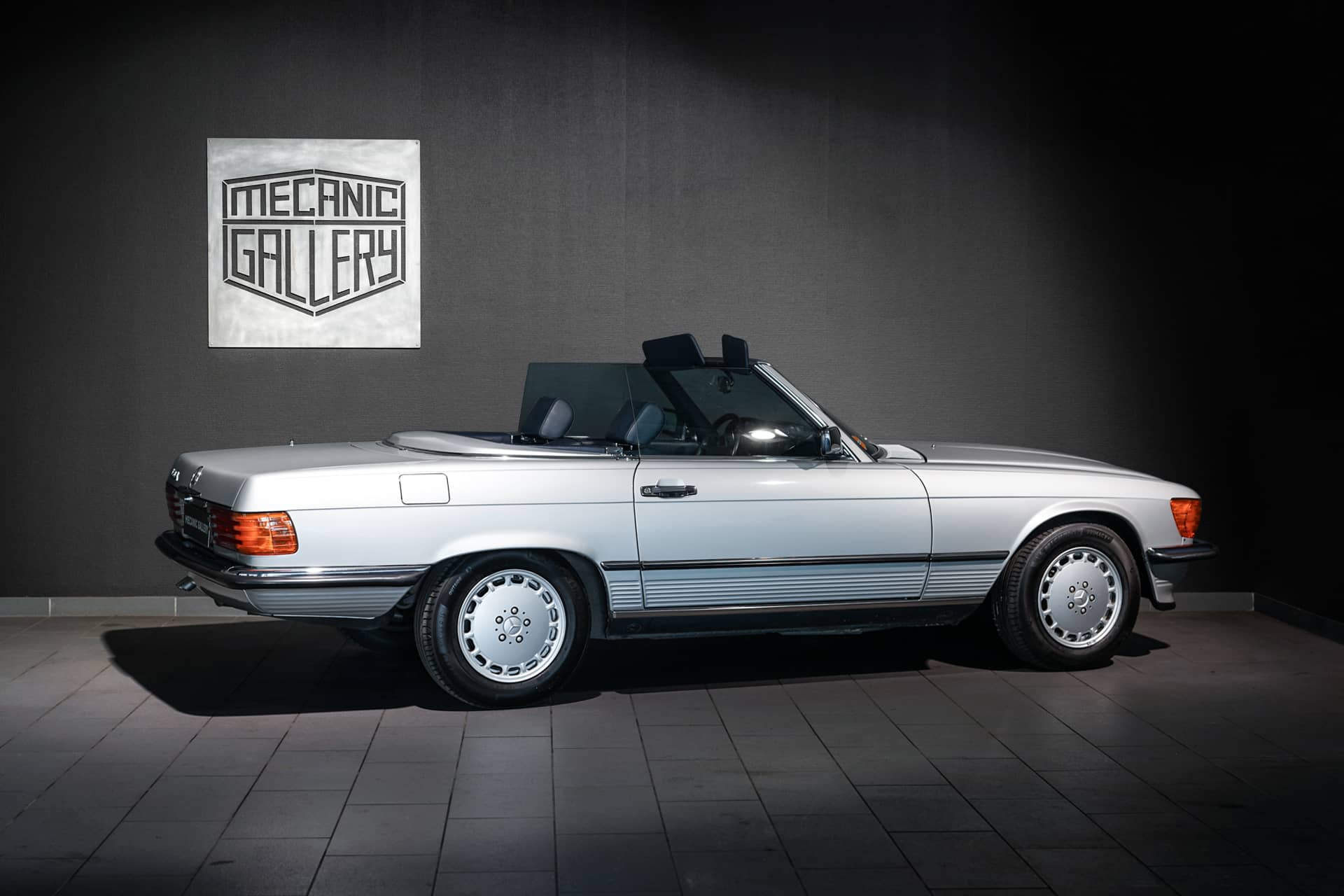 Mercedes 420 SL R107 - Photo 4