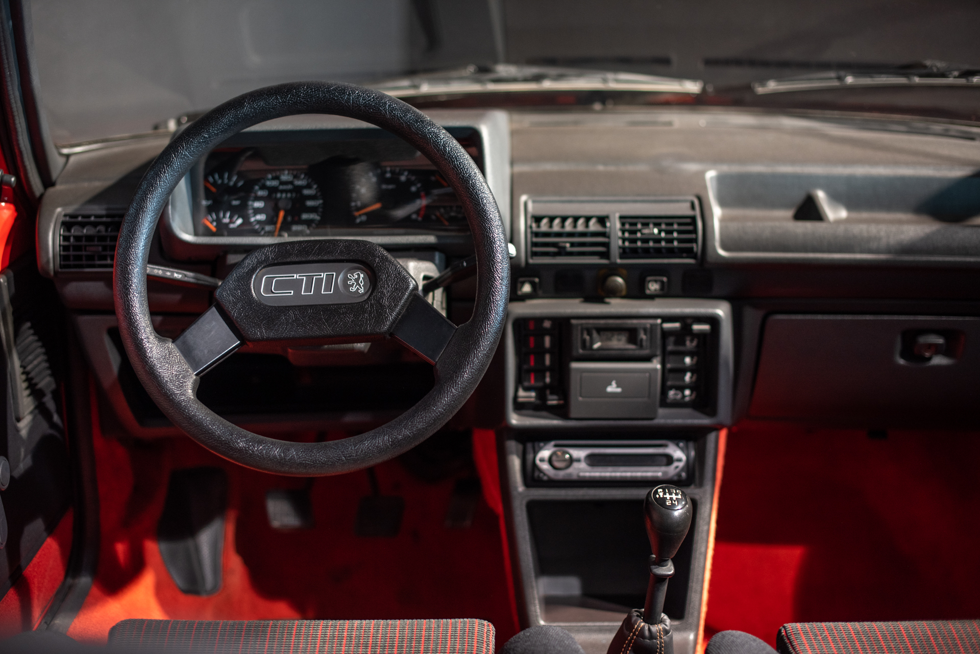 Peugeot 205 CTI - Photo 21