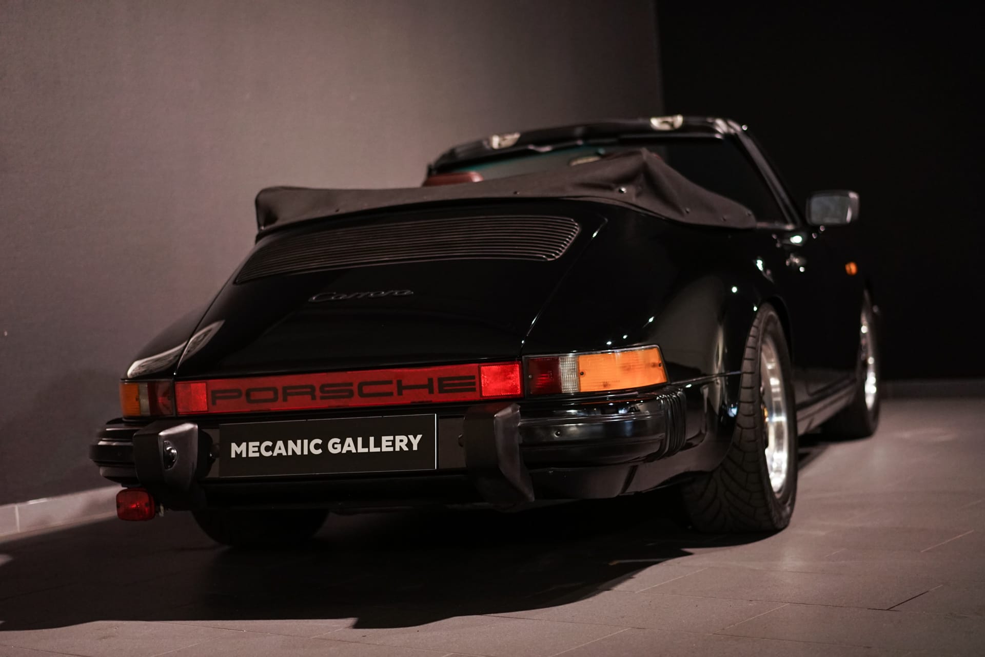 Porsche 911 Carrera 3.2 Cabriolet - Photo 12