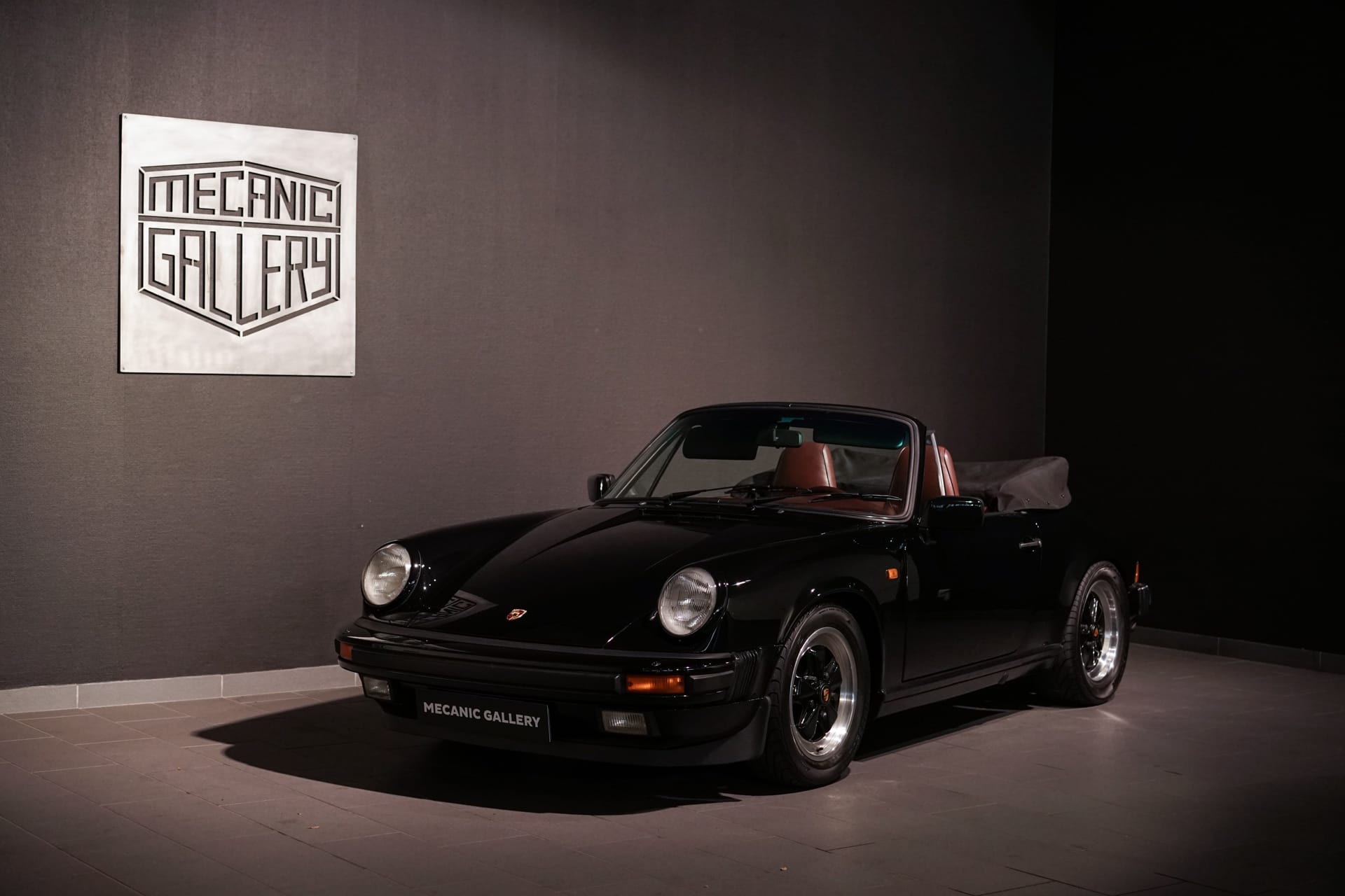 Porsche 911 Carrera 3.2 Cabriolet - Photo 2