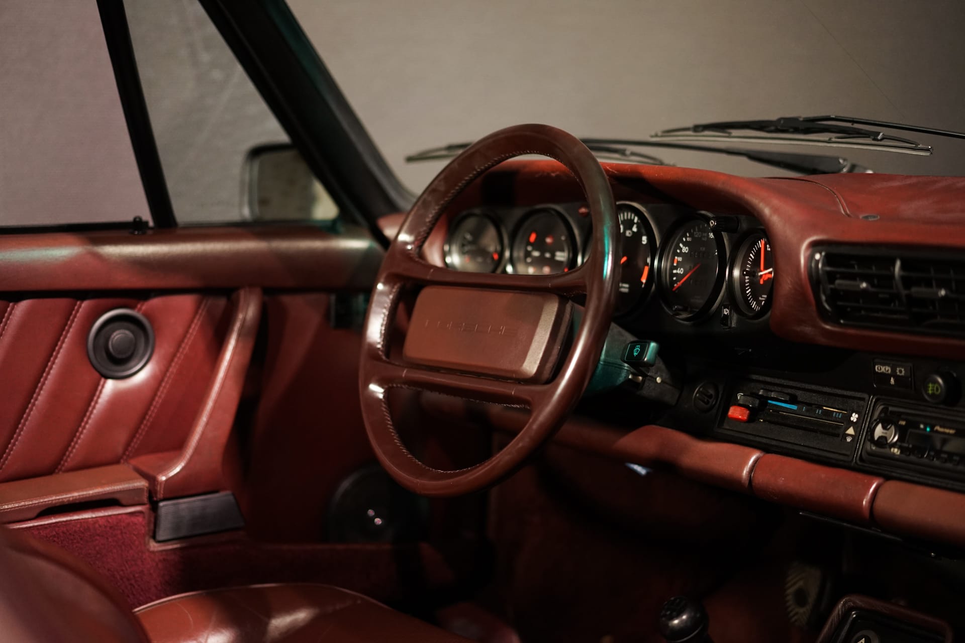 Porsche 911 Carrera 3.2 Cabriolet - Photo 23