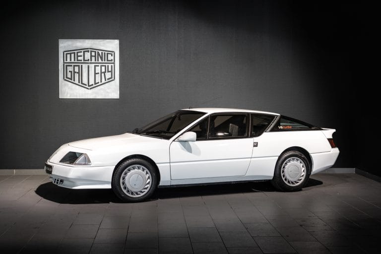 Alpine GTA V6 Turbo - Photo 1