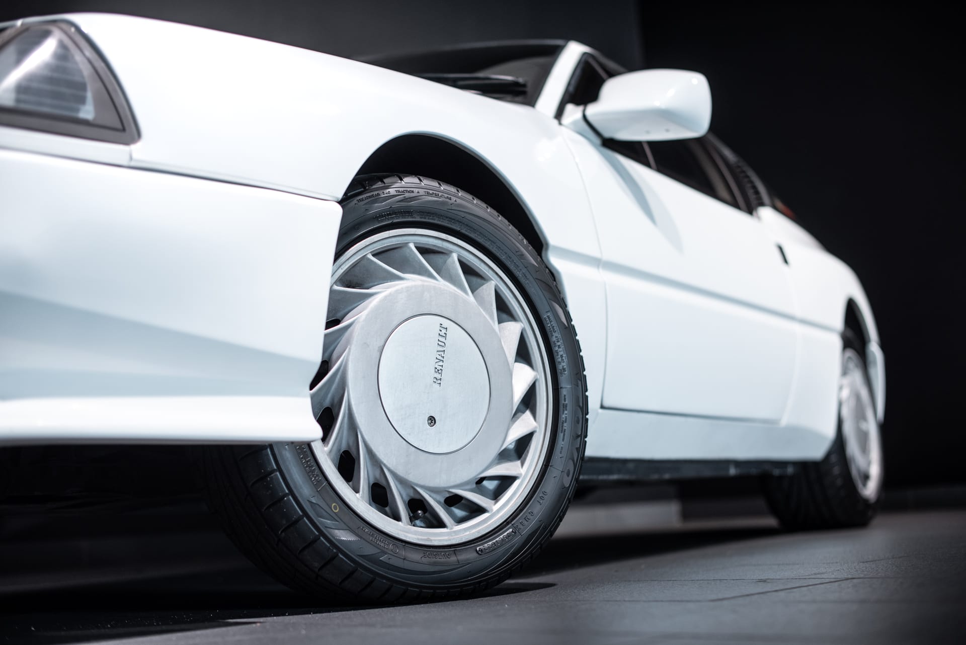 Alpine GTA V6 Turbo - Photo 11