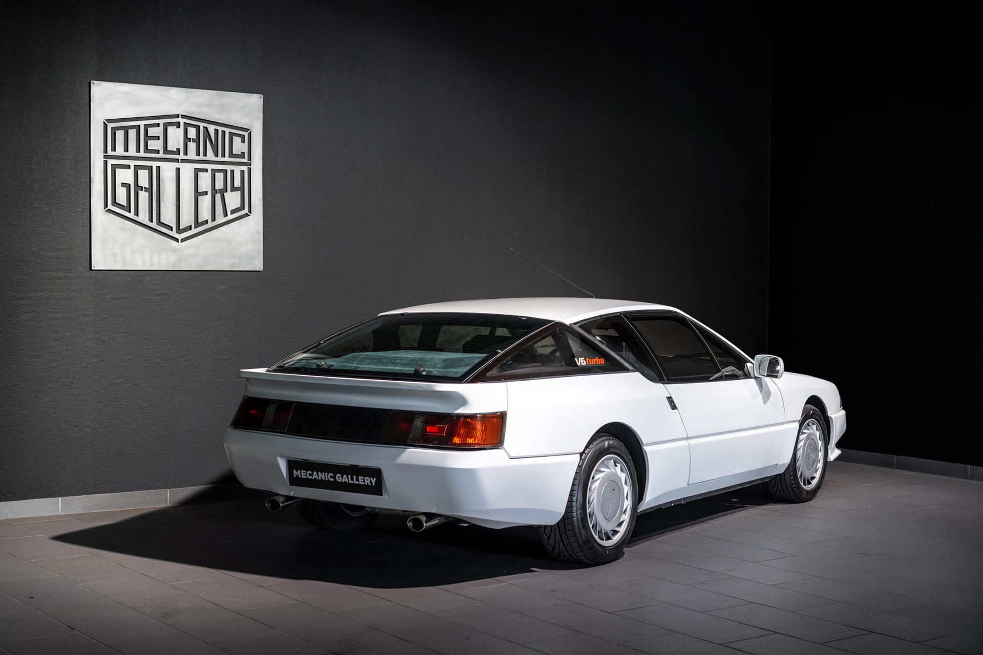 Alpine GTA V6 Turbo - Photo 3