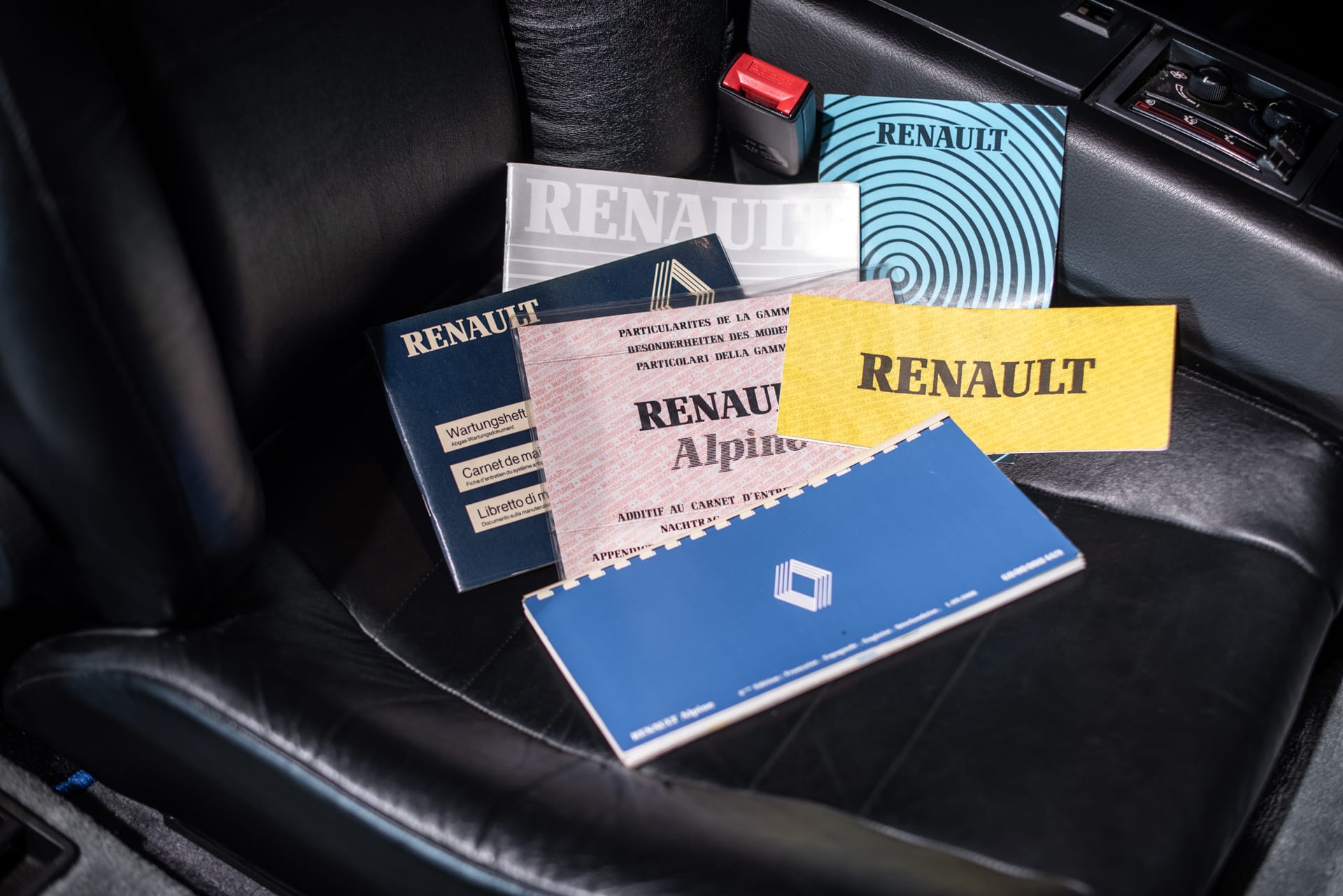 Alpine GTA V6 Turbo - Photo 32