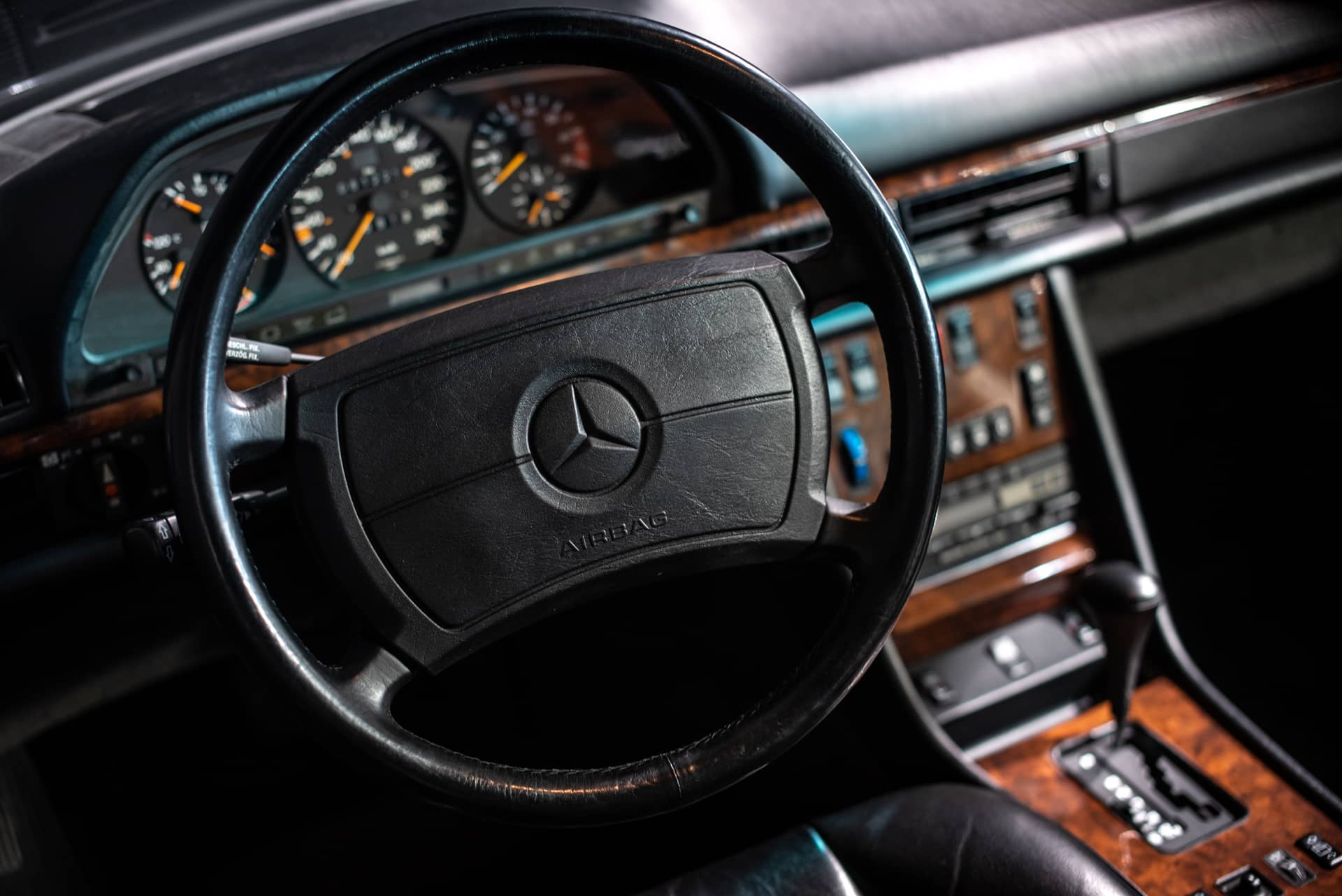 Mercedes-Benz 560 SEC - Photo 18