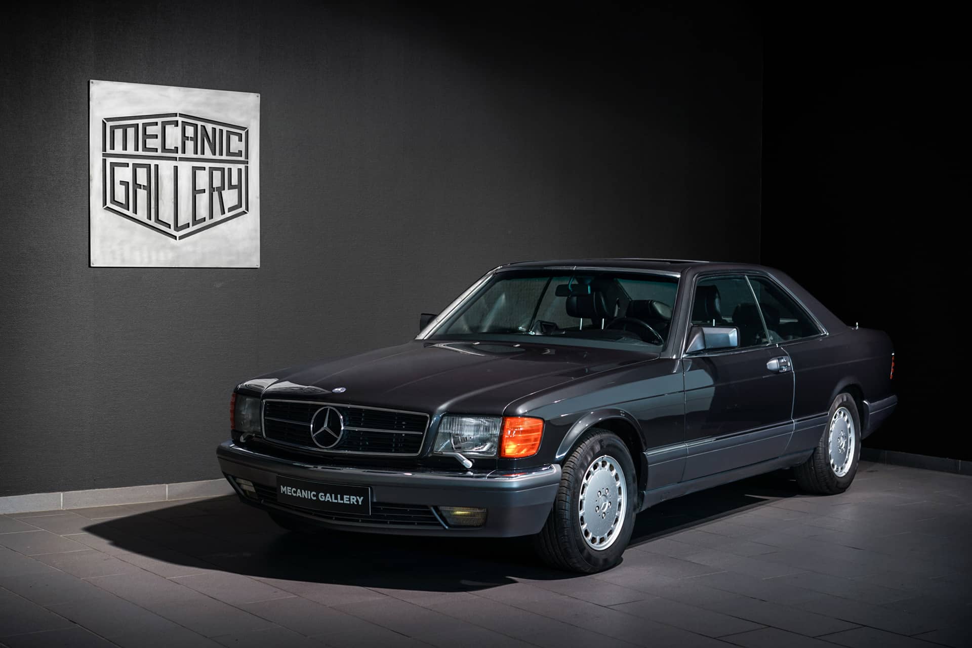 Mercedes-Benz 560 SEC - Photo 2