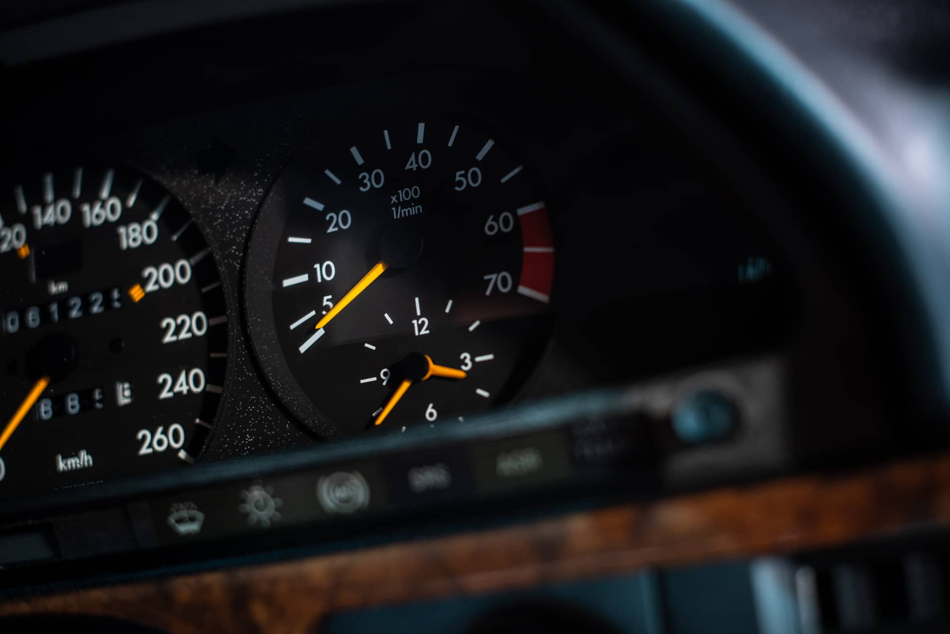 Mercedes-Benz 560 SEC - Photo 21