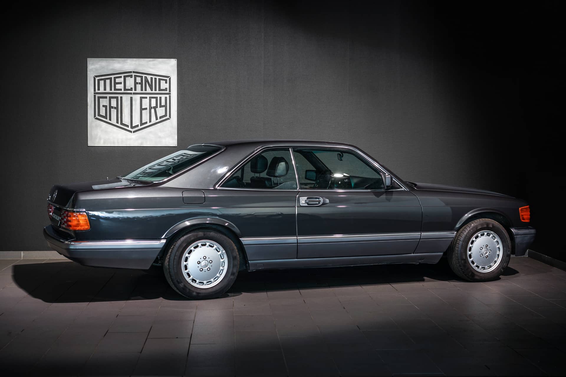 Mercedes-Benz 560 SEC - Photo 4
