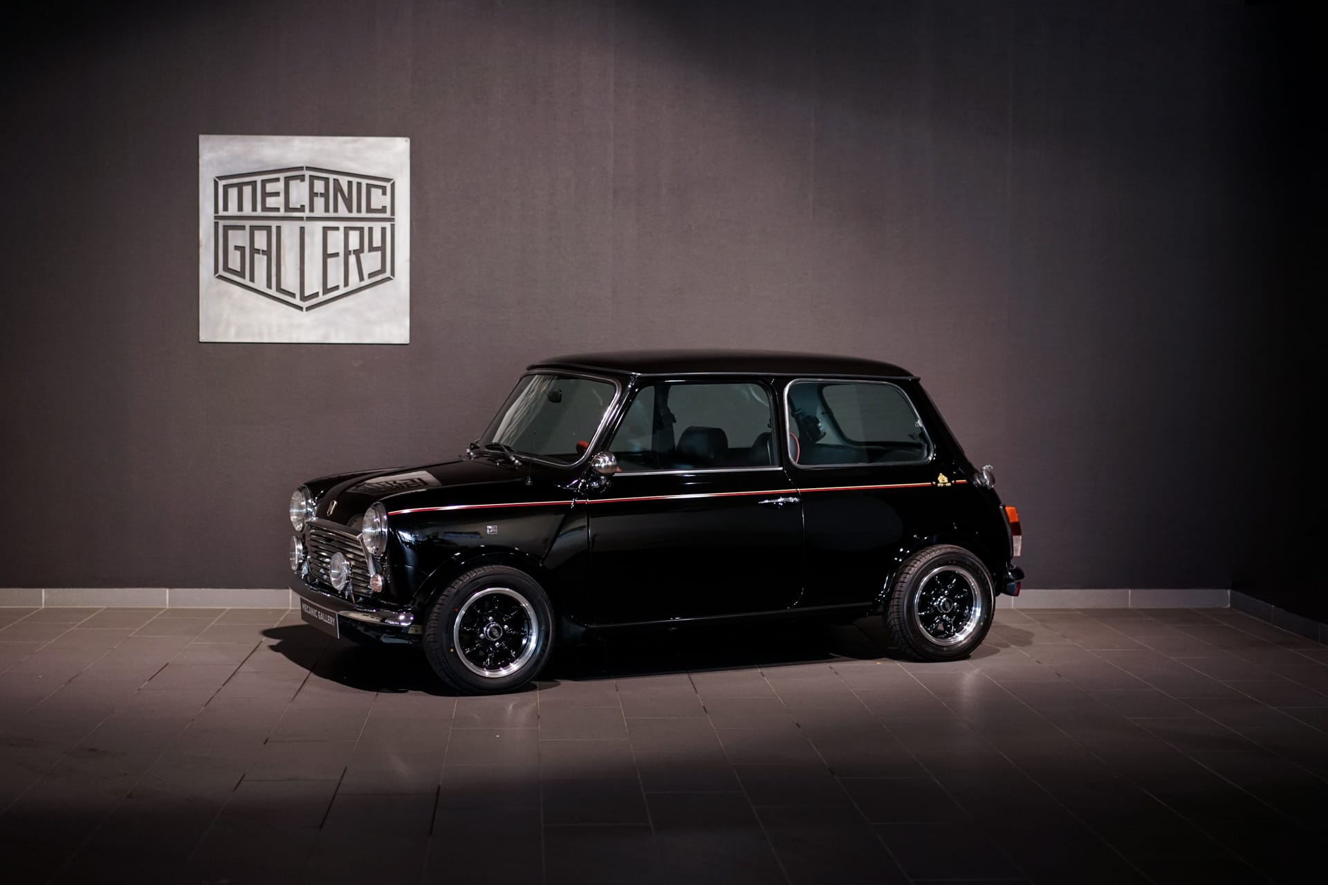 Mini 30th Anniversary Edition - Photo 1