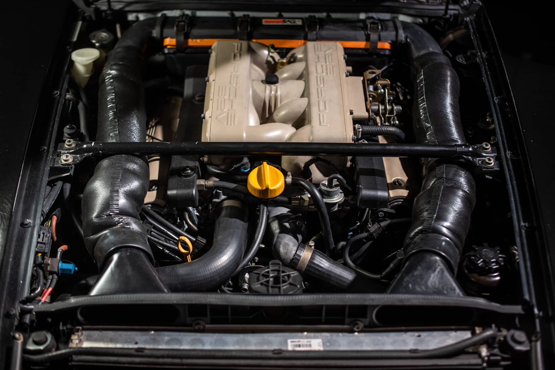 Porsche 928 GTS (BVM) - Photo 32