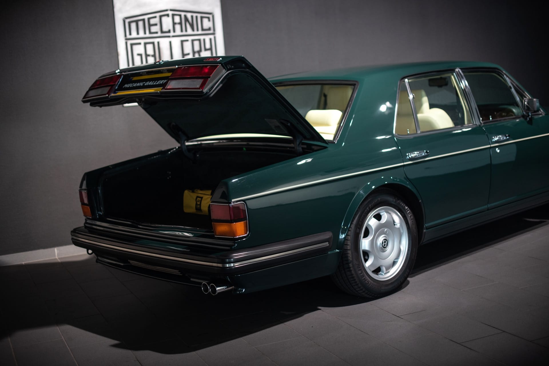 Bentley Turbo R - Photo 10