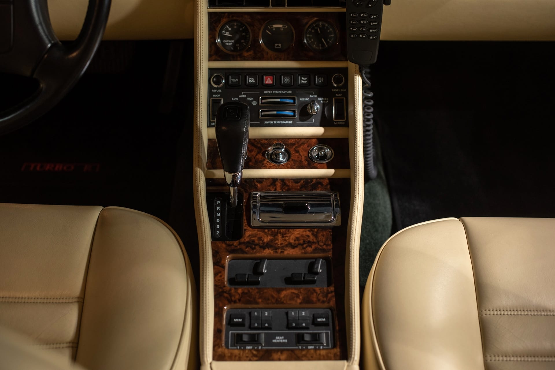 Bentley Turbo R - Photo 16